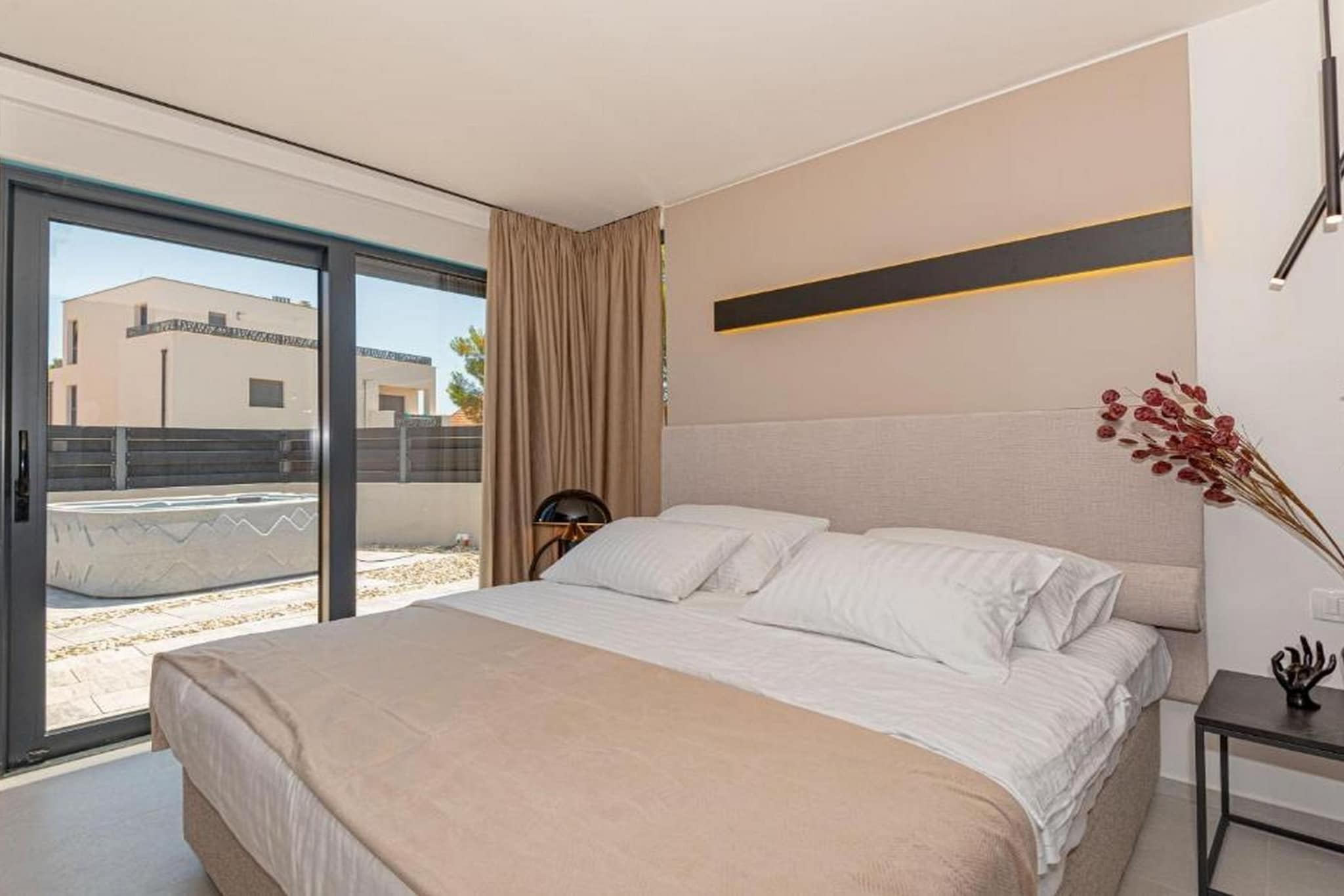 Luxury Contemporary Villa in Vodice with Pool, Sauna and Hot Tub - Four Bedroom Villa with pool-Schlafzimmer