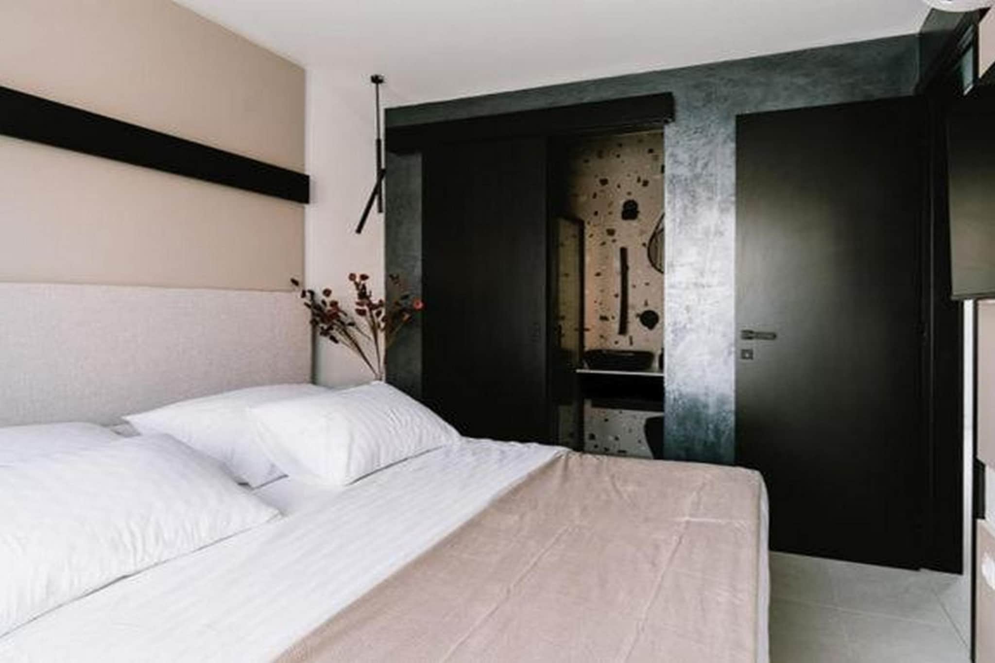 Luxury Contemporary Villa in Vodice with Pool, Sauna and Hot Tub - Four Bedroom Villa with pool-Schlafzimmer