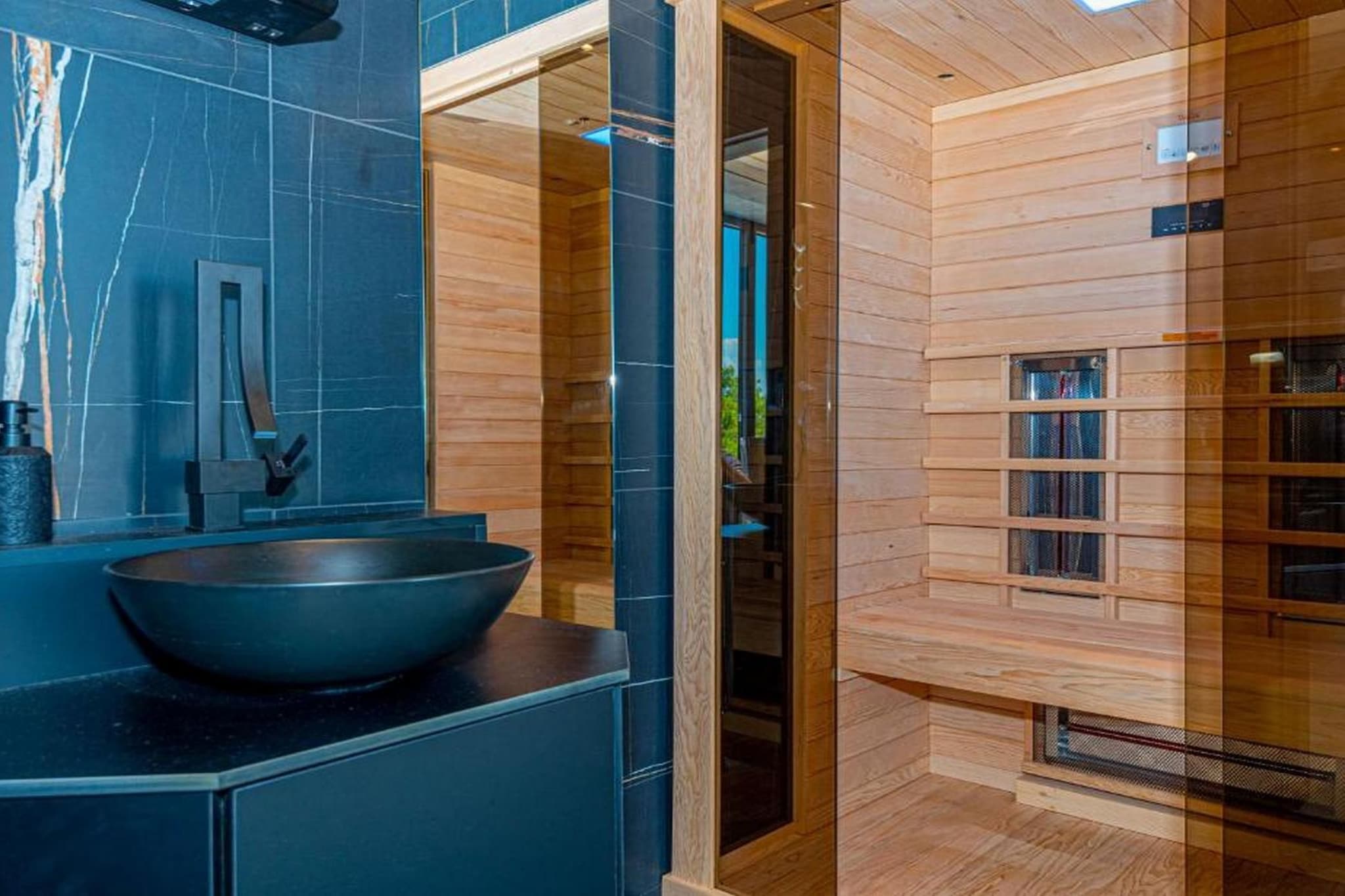 Luxury Contemporary Villa in Vodice with Pool, Sauna and Hot Tub - Four Bedroom Villa with pool-Badezimmer