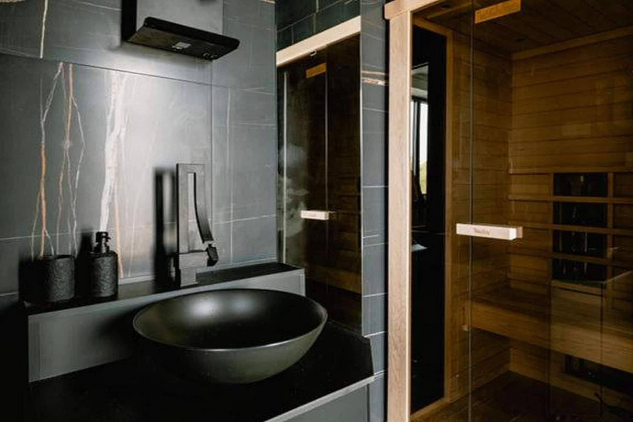 Luxury Contemporary Villa in Vodice with Pool, Sauna and Hot Tub - Four Bedroom Villa with pool-Badezimmer
