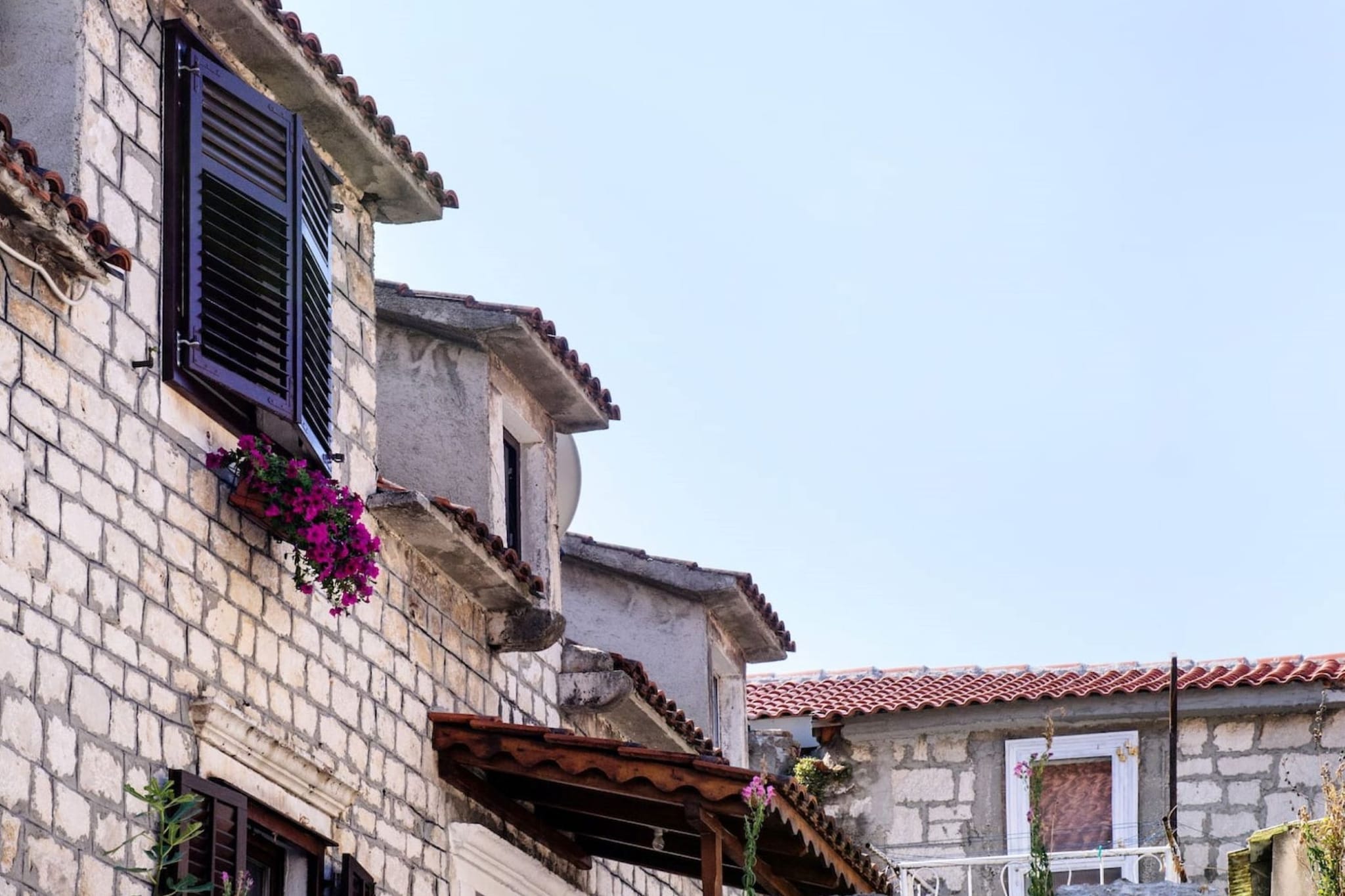 Picturesque House in Kaštela Old Town Near Beach and Local Amenities - Four Bedroom Holiday Home-Extérieur