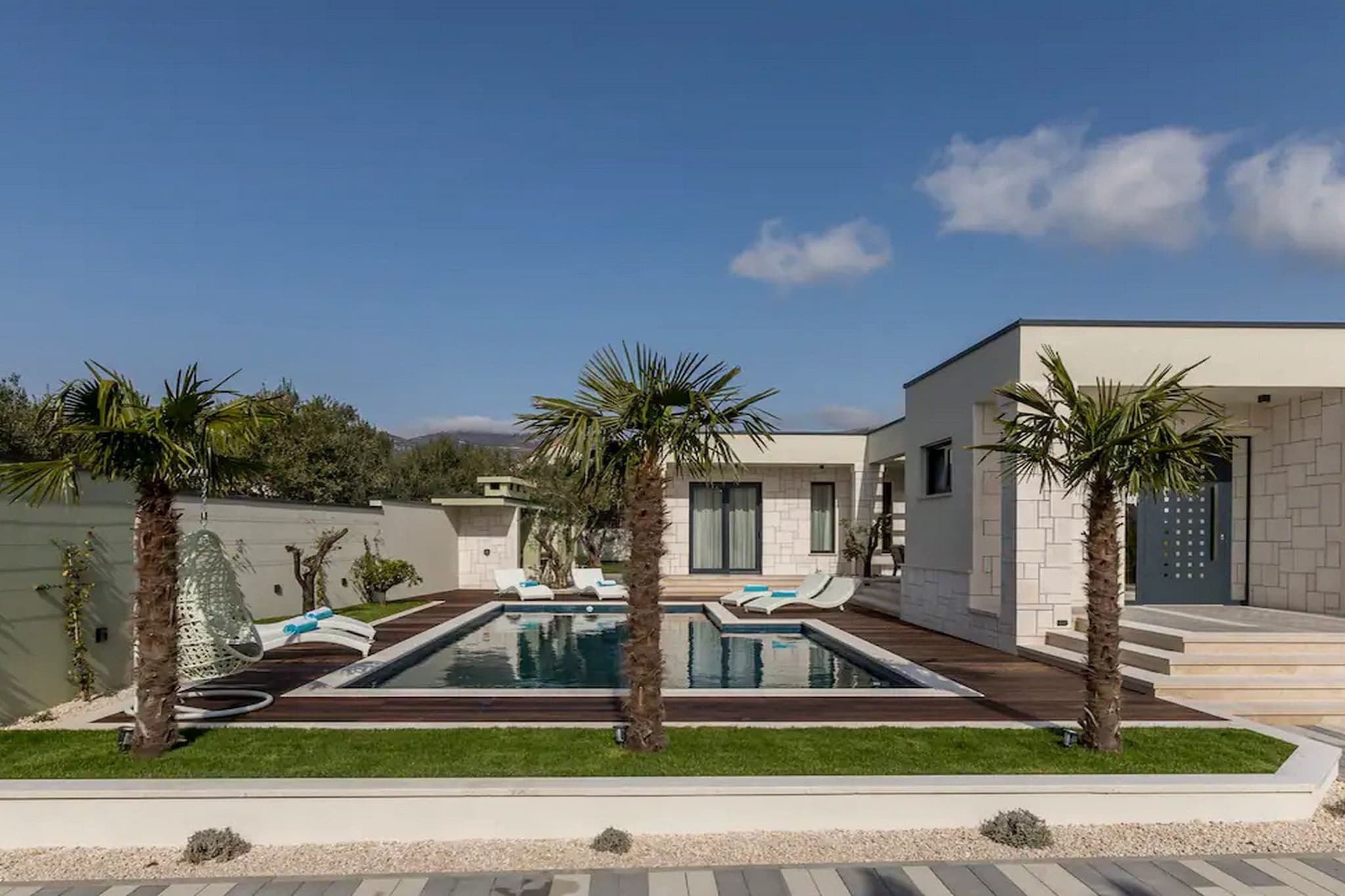 Sophisticated Oasis Residence Villa with Pool - Three Bedroom Villa with Pool-Extérieur