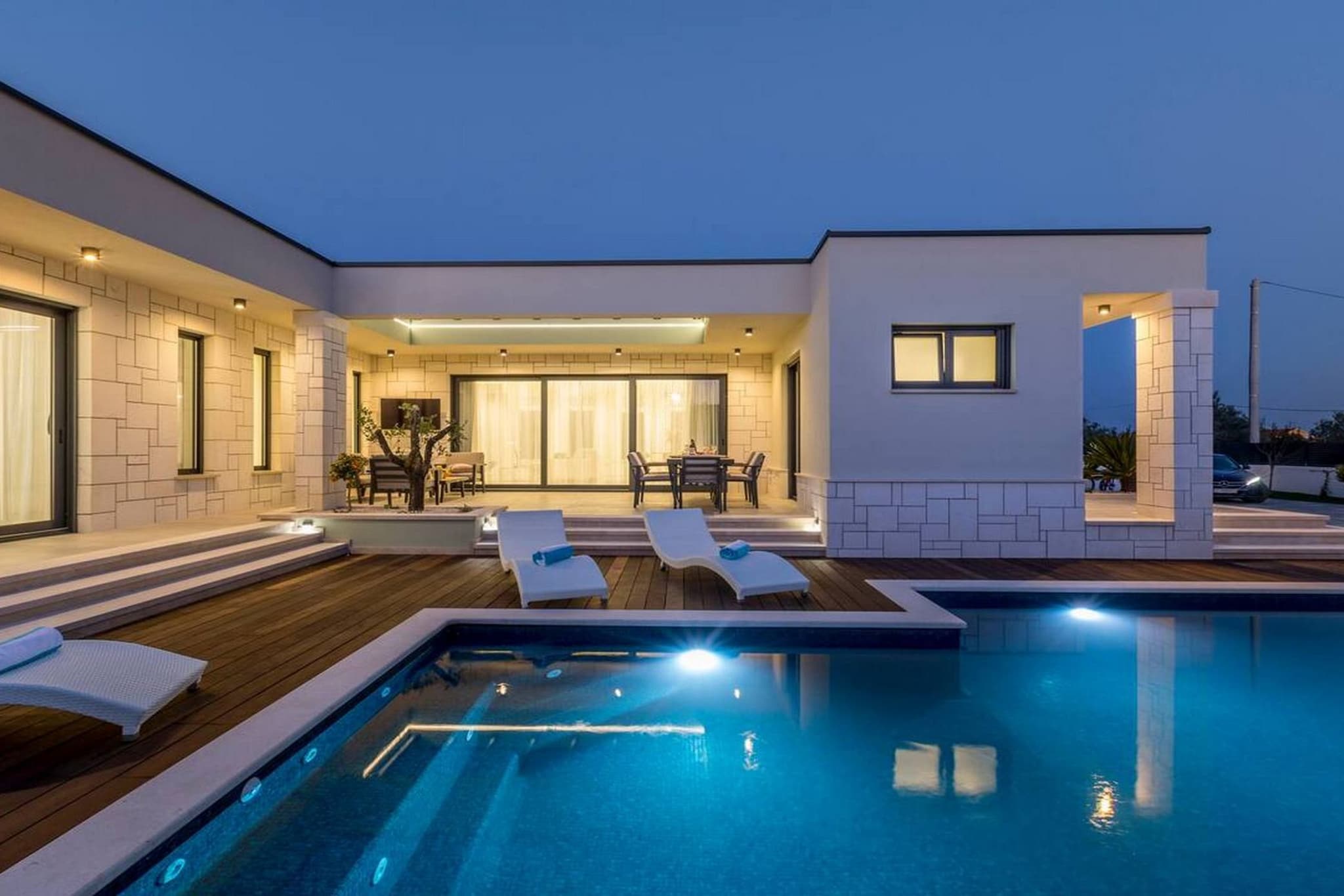 Sophisticated Oasis Residence Villa with Pool - Three Bedroom Villa with Pool-Piscine