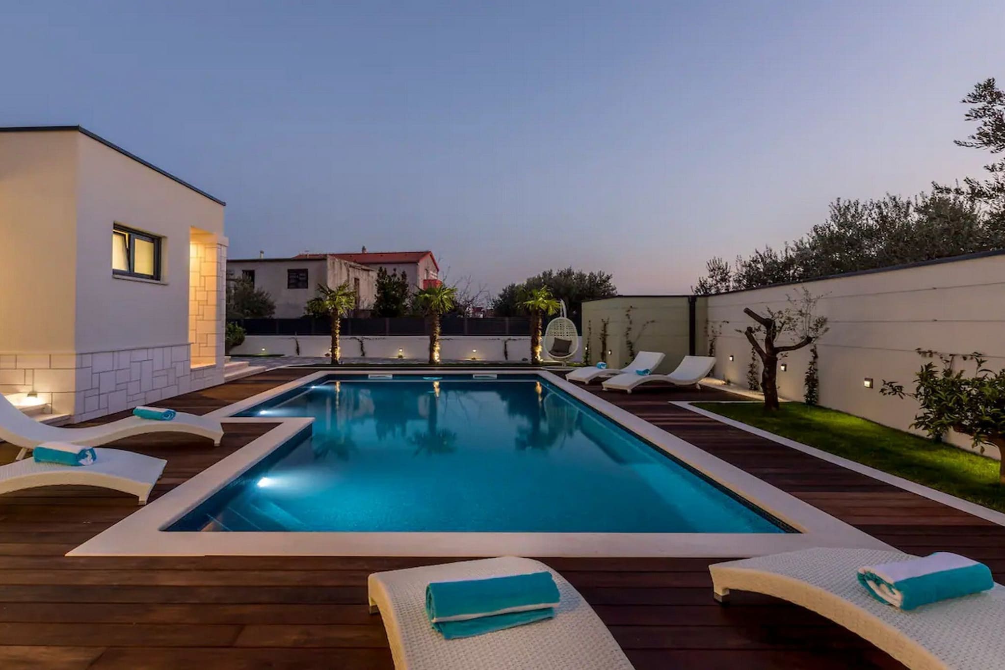 Sophisticated Oasis Residence Villa with Pool - Three Bedroom Villa with Pool-Piscine