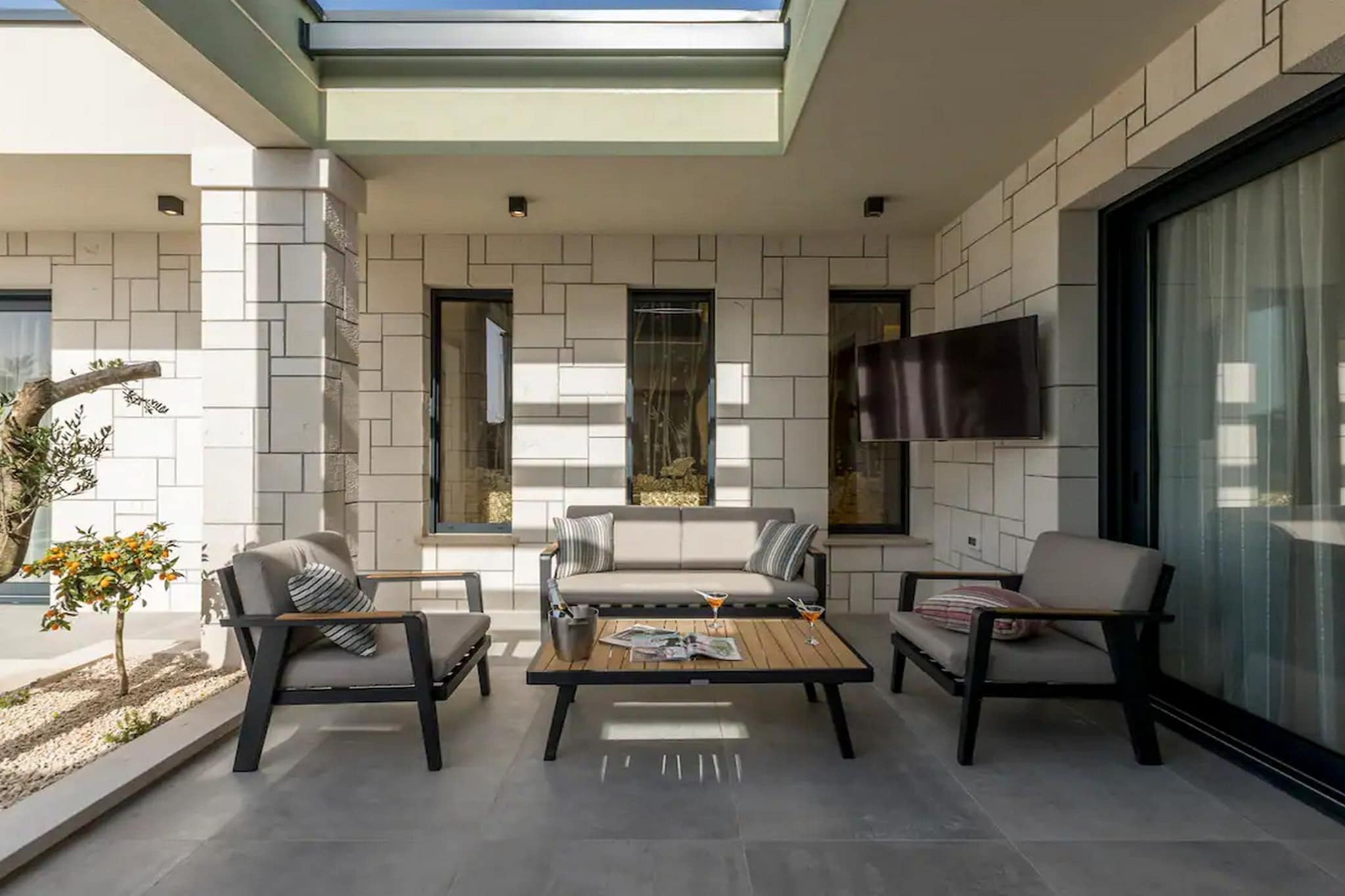 Sophisticated Oasis Residence Villa with Pool - Three Bedroom Villa with Pool-Installations
