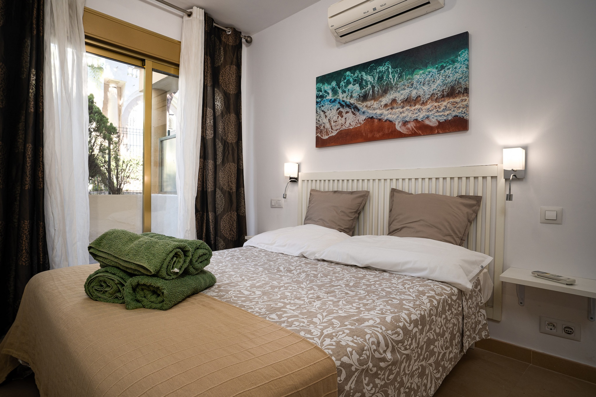 Beachside apartment in Elviria, Romana Playa