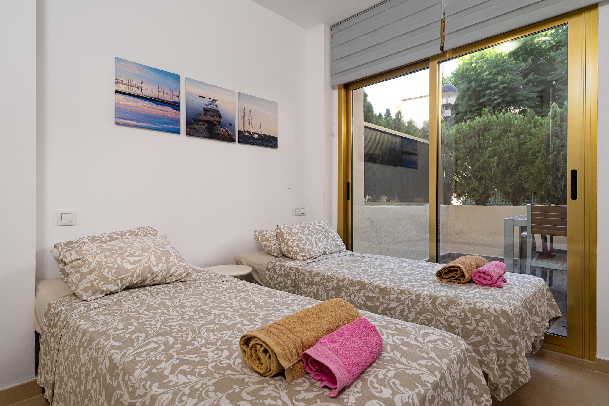 Beachside apartment in Elviria, Romana Playa-Slaapkamer