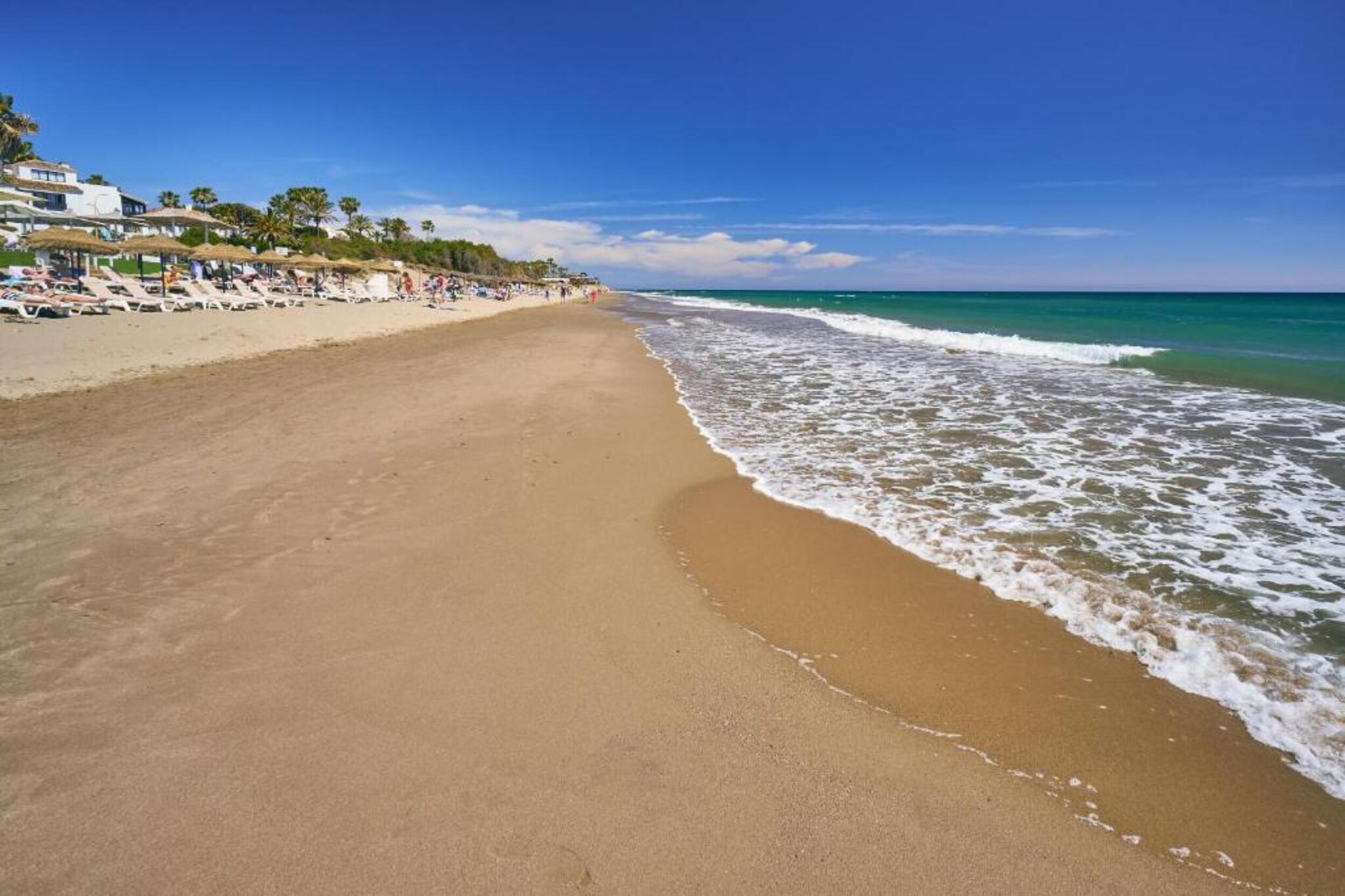 White Pearl beach Elviria H1-Gebieden zomer 5km