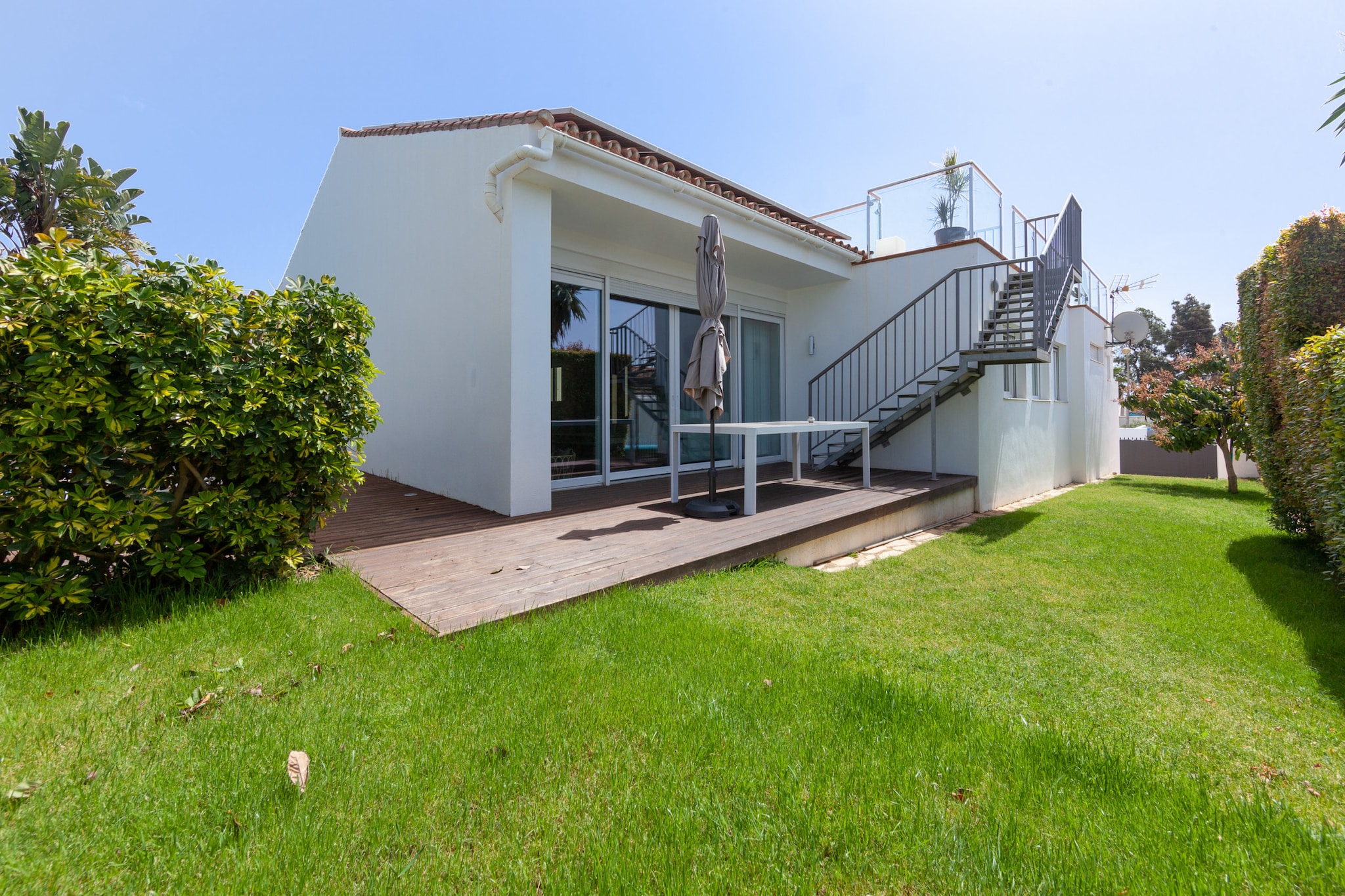 Villa Madrugada, beachside villa in Costabella-Tuinen zomer