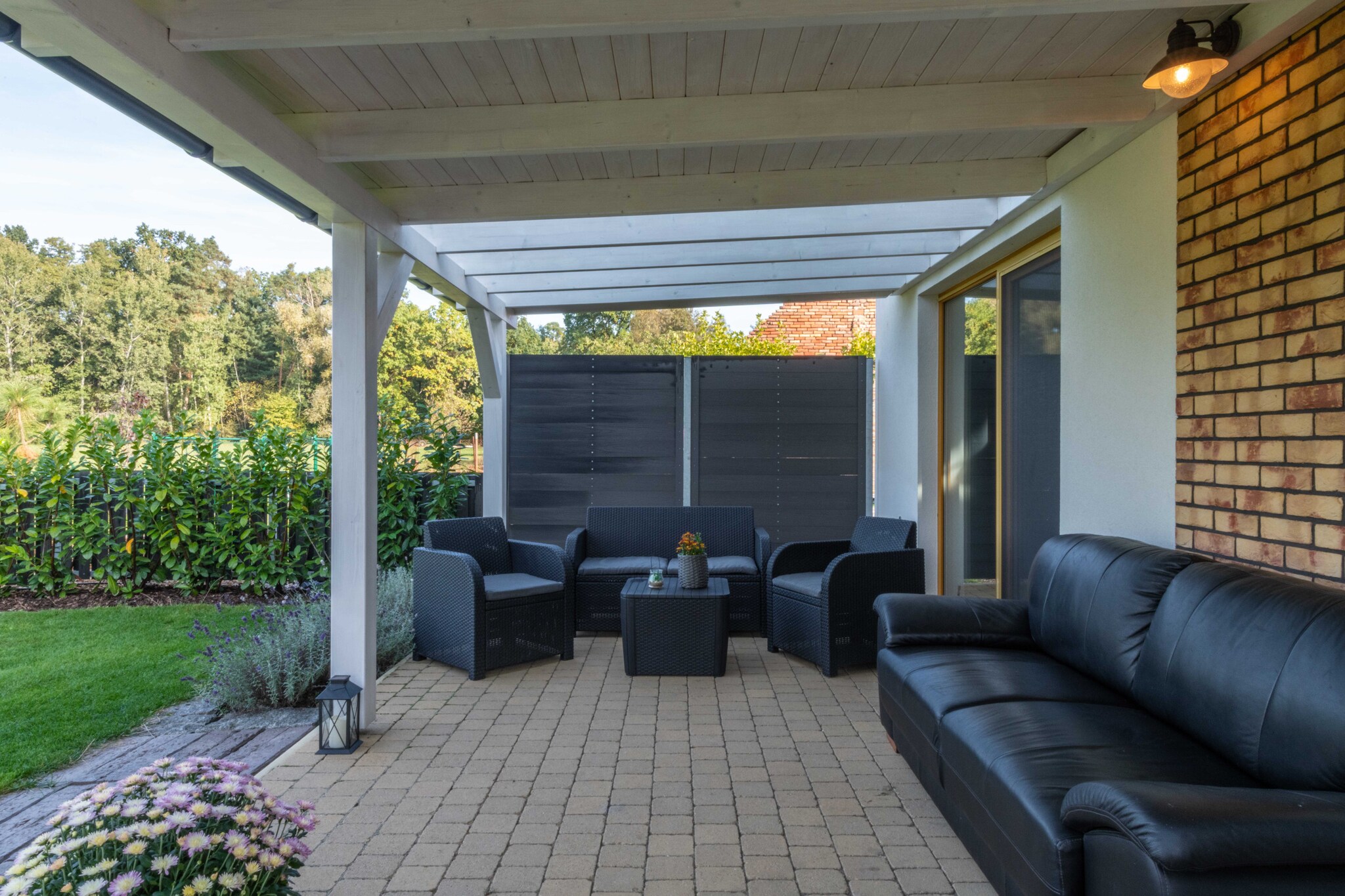 Kitchen(toaster, coffee machine, microwave, fridge, freezer, dishes and cutlery), Living/diningroom(TV, dining table, seating area), bedroom(single sofa bed, double bed, TV), bedroom(single sofa bed, double bed, TV), bedroom(single bed, single bed, double bed, TV), bathroom(shower, washbasin, toilet), bathroom(shower, washbasin, toilet), Internet access, Garden Furniture , fireplace, hot tub, sauna, washing machine, balcony, air conditioning, terrace, garden, BBQ, parking, hairdryer