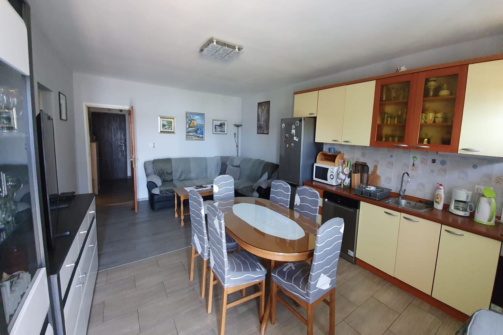 Spacious Apartment Steps from the Beach, with Private Terrace and Grill - Three Bedroom Apartment-Cuisine