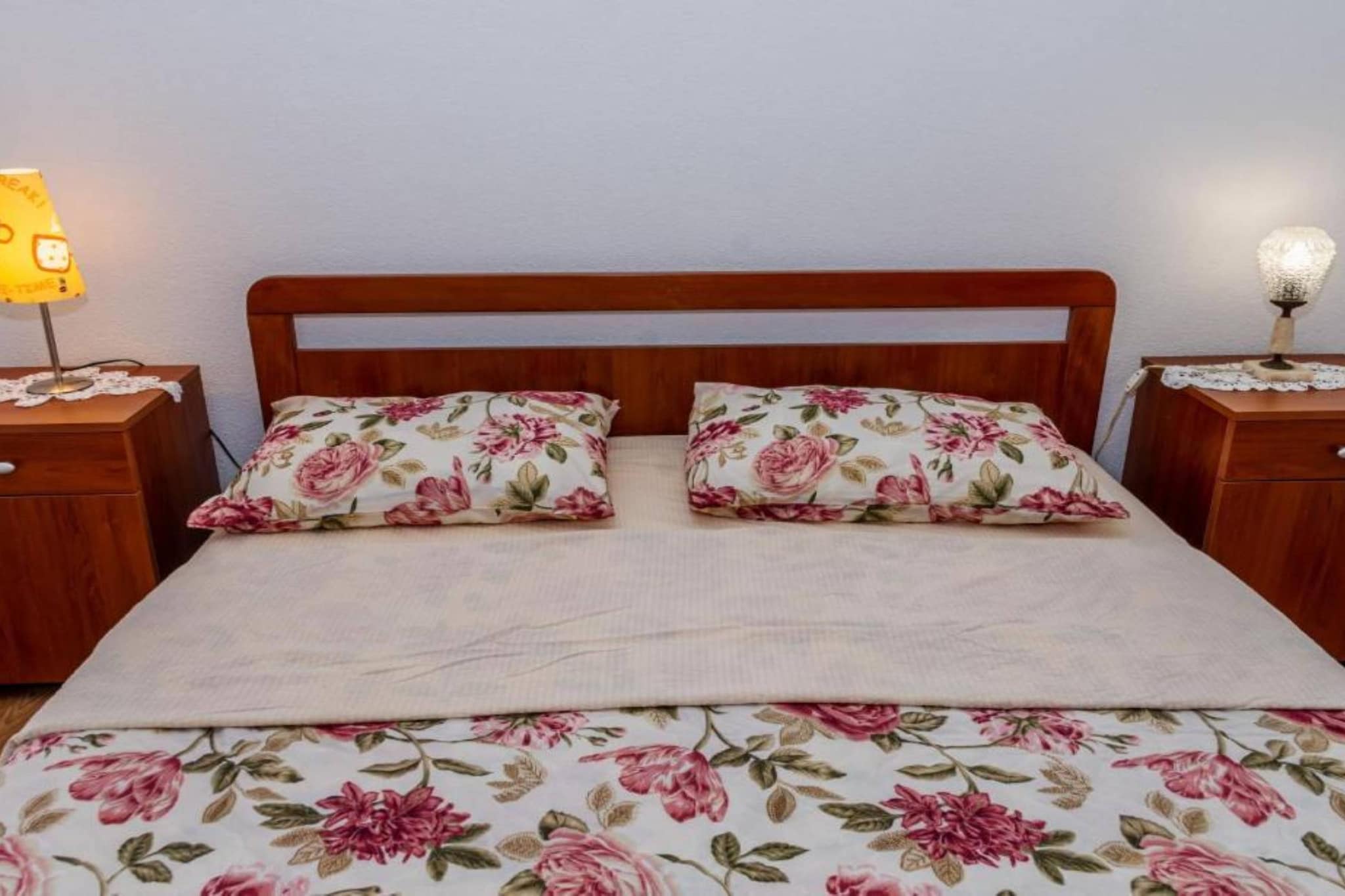 Charming and Cozy Okrug Gornji Apartment with Balcony - One Bedroom Apartment with Balcony