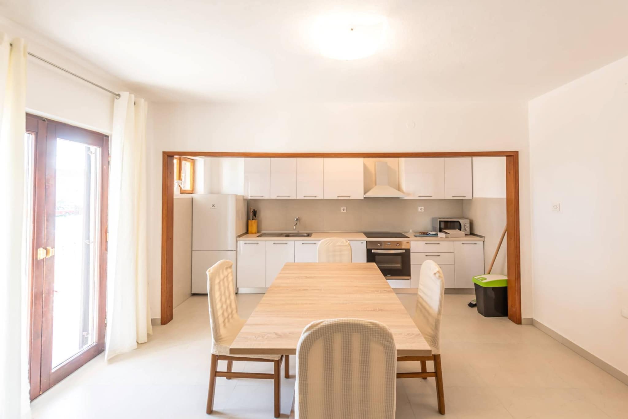Sunny and Sleek Apartment Kastel Novi with Terrace - Three Bedroom Apartment with Terrace