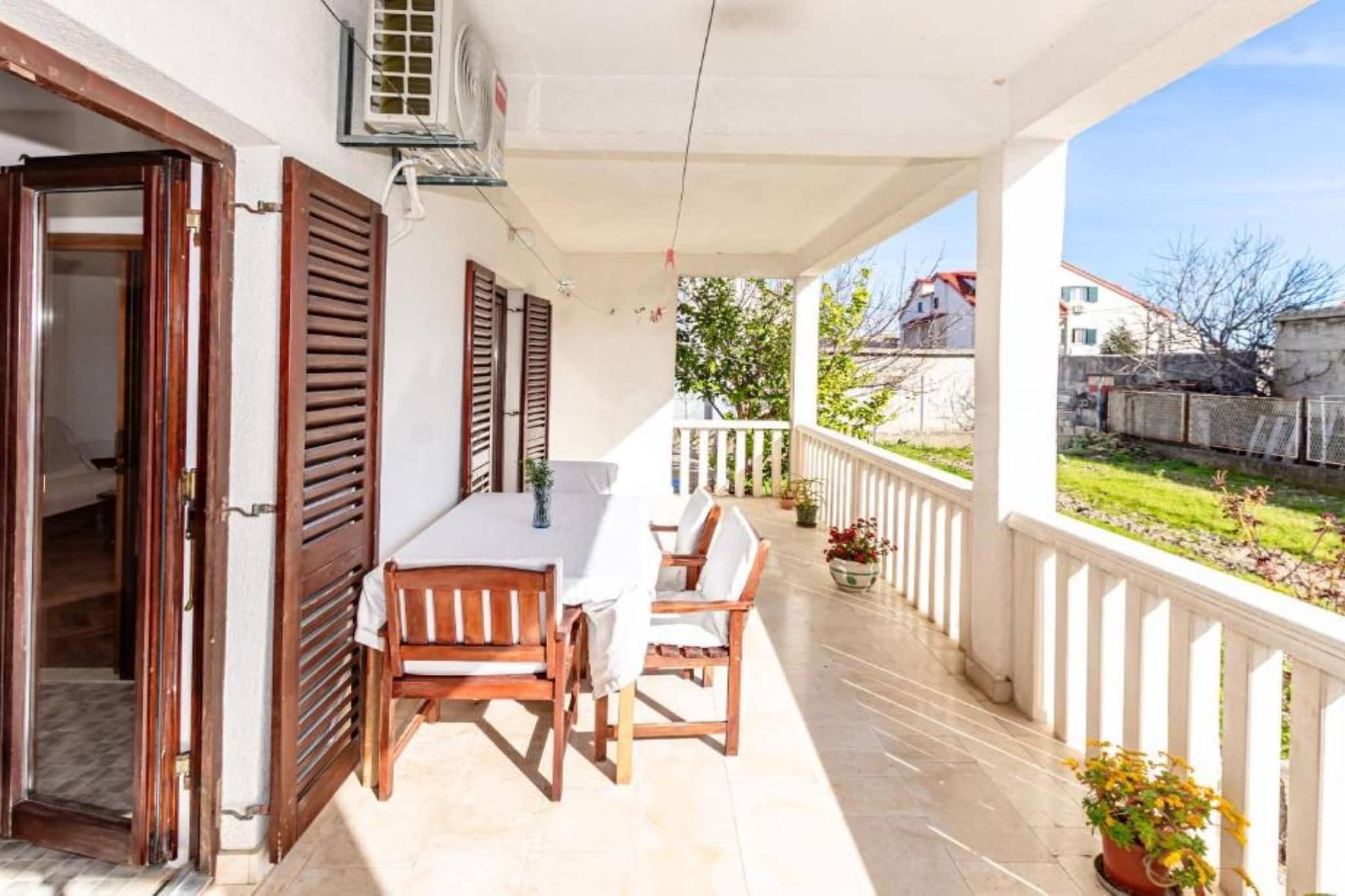Sunny and Sleek Apartment Kastel Novi with Terrace - Three Bedroom Apartment with Terrace