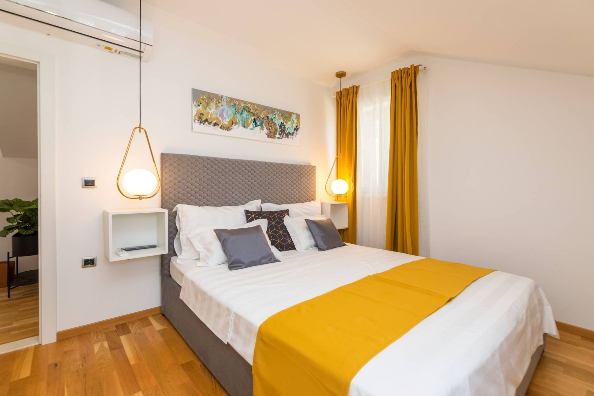 Spectacular Bol Island Sea View Villa with Pool - Four Bedroom Villa with Pool-Bedroom