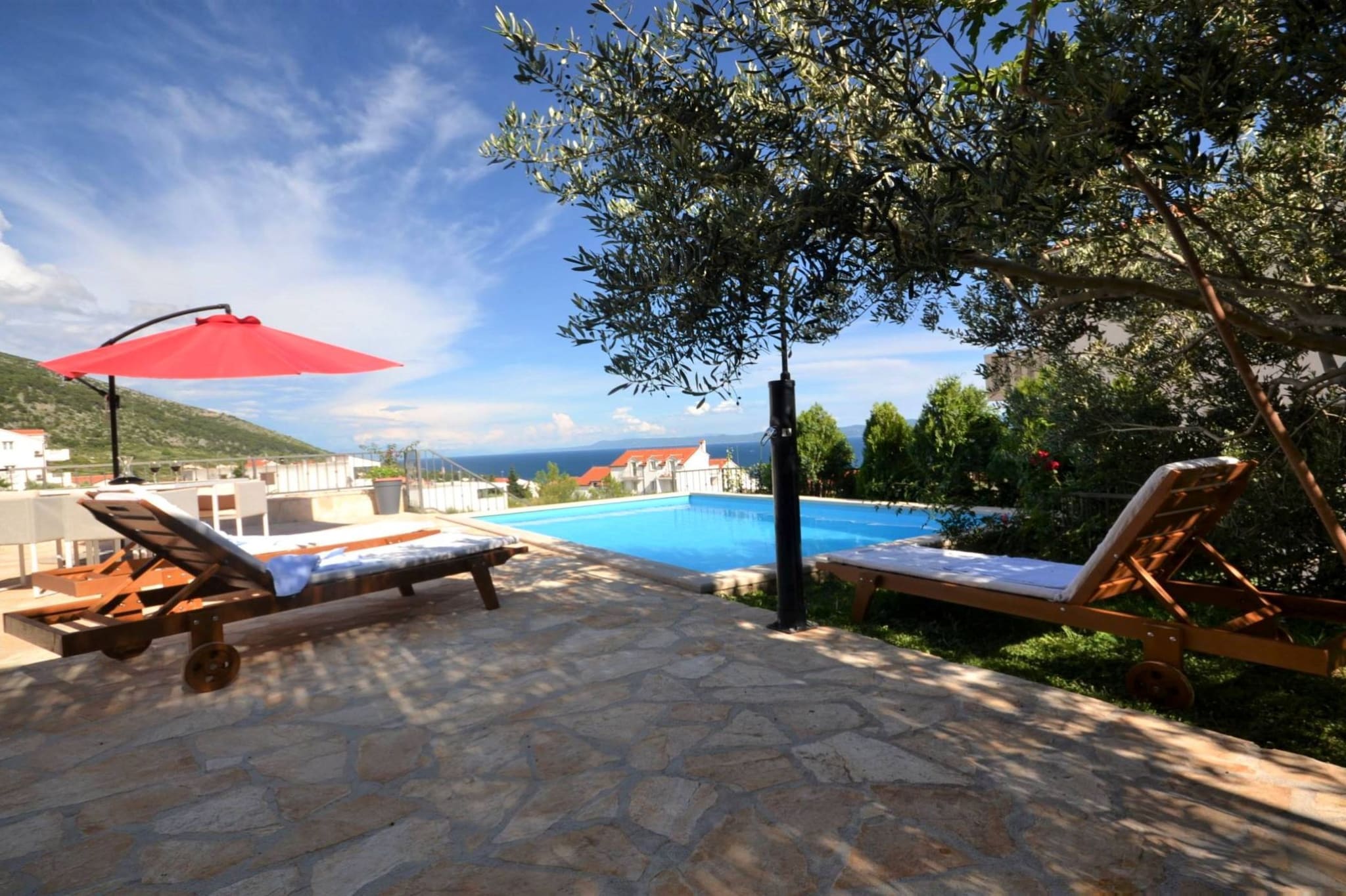 Marvelous Escape Bol Island Villa with Pool - Three Bedroom Villa with Pool-Zwembad