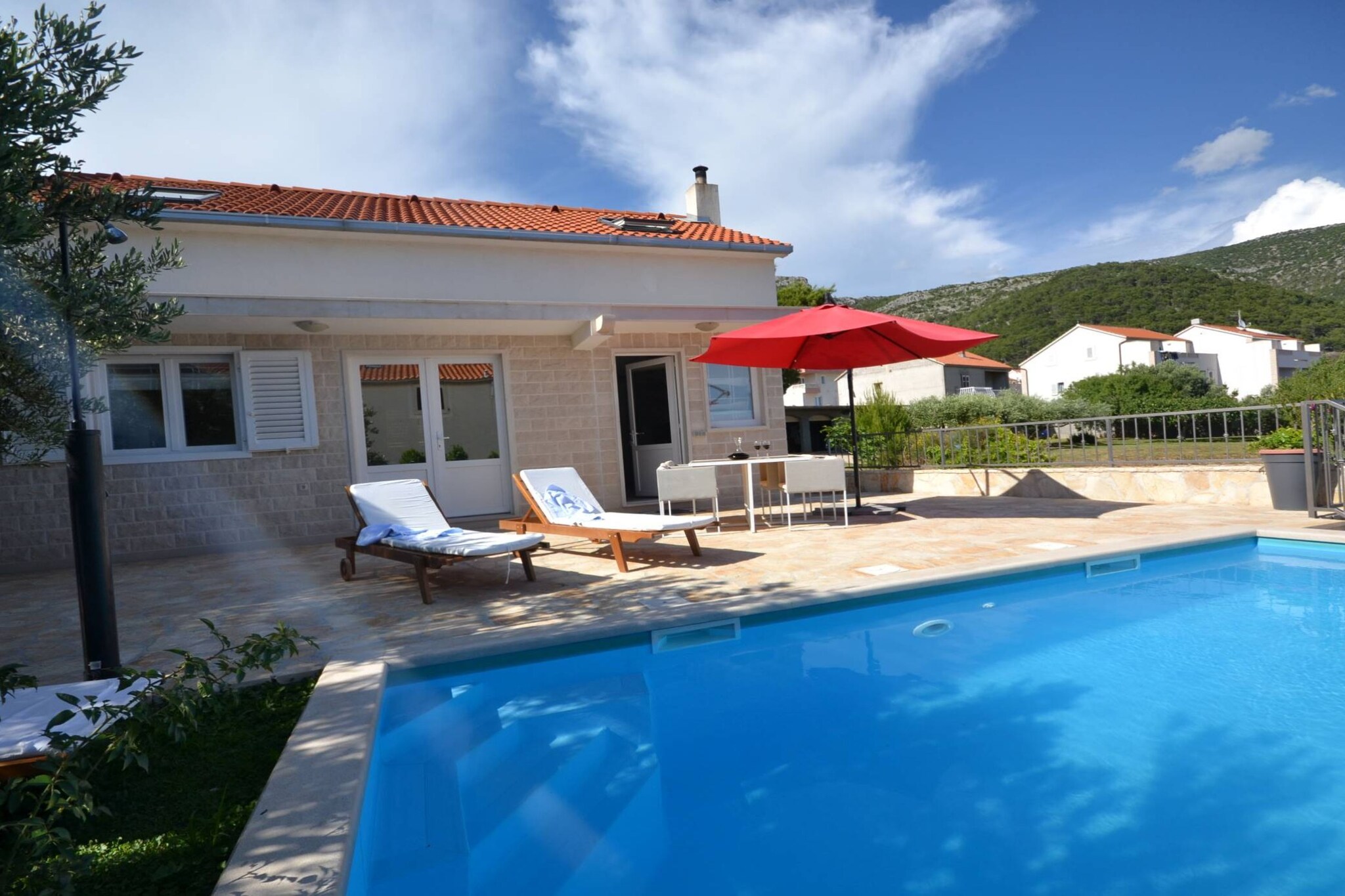 Marvelous Escape Bol Island Villa with Pool - Three Bedroom Villa with Pool-Zwembad