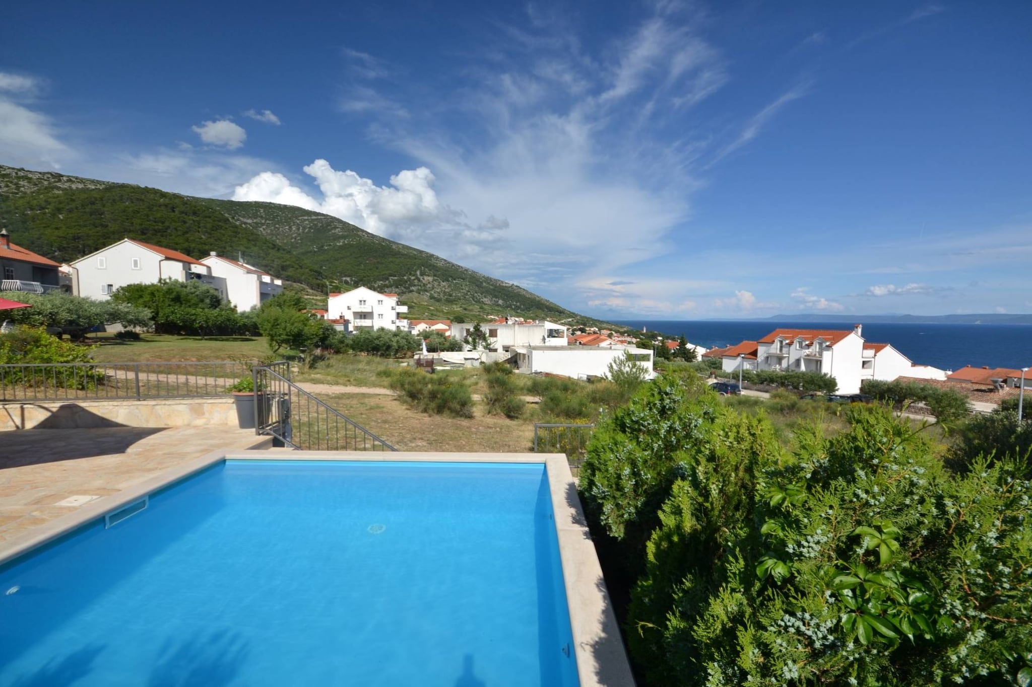 Marvelous Escape Bol Island Villa with Pool - Three Bedroom Villa with Pool-Zwembad
