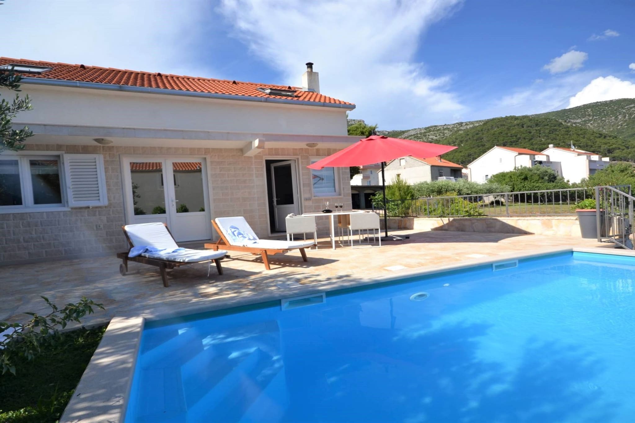Marvelous Escape Bol Island Villa with Pool - Three Bedroom Villa with Pool-Zwembad