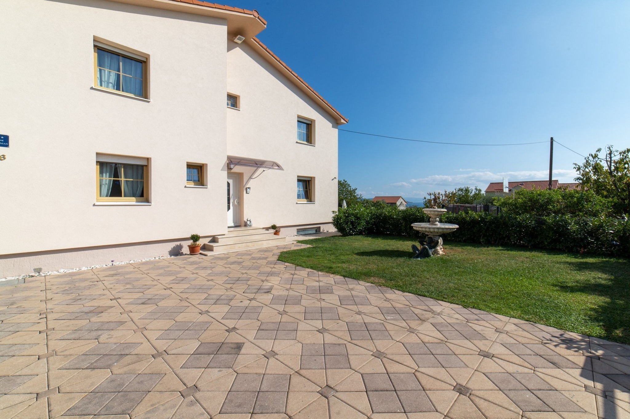 Spacious Holiday Home with Pool and Hot Tub in Kastel Stari - Four Bedroom Holiday Home with Pool