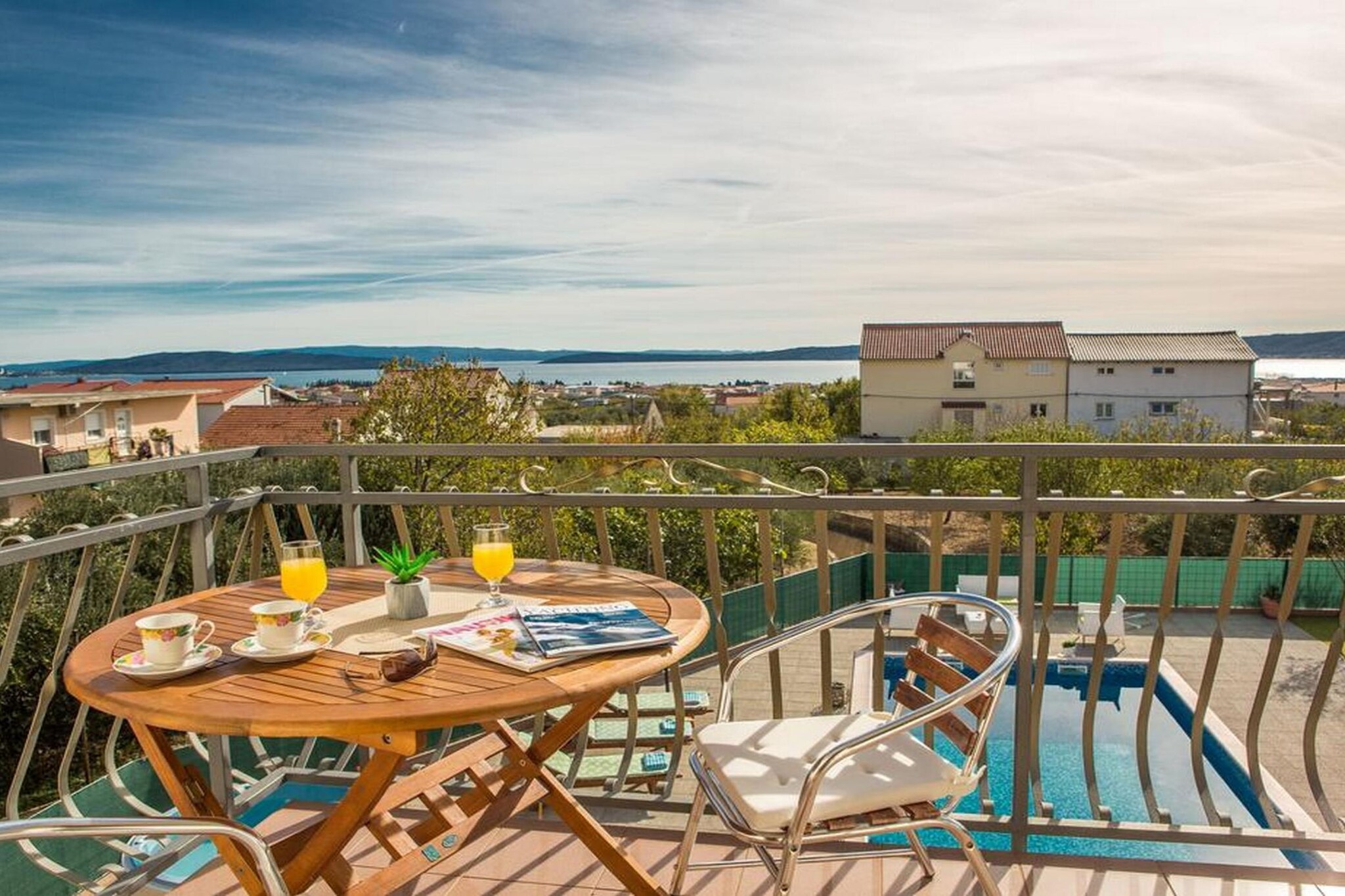 Spacious Holiday Home with Pool and Hot Tub in Kastel Stari - Four Bedroom Holiday Home with Pool