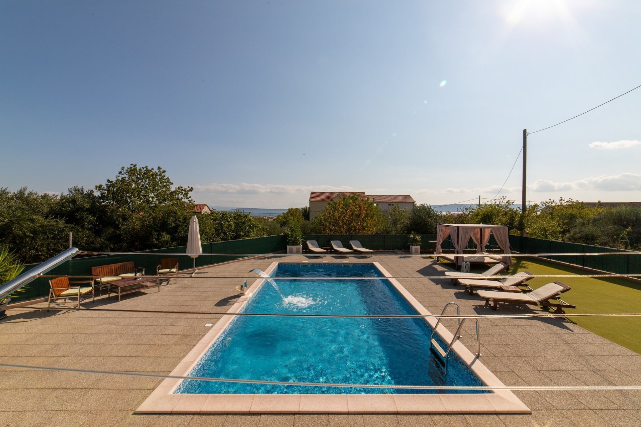 Spacious Holiday Home with Pool and Hot Tub in Kastel Stari - Four Bedroom Holiday Home with Pool-Piscine
