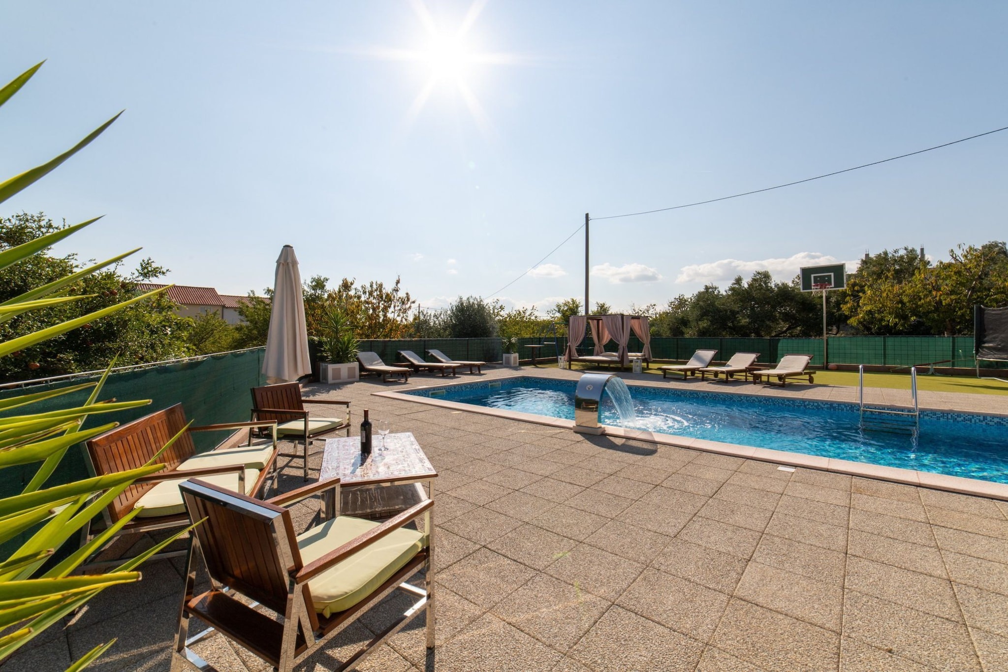 Spacious Holiday Home with Pool and Hot Tub in Kastel Stari - Four Bedroom Holiday Home with Pool-Piscine