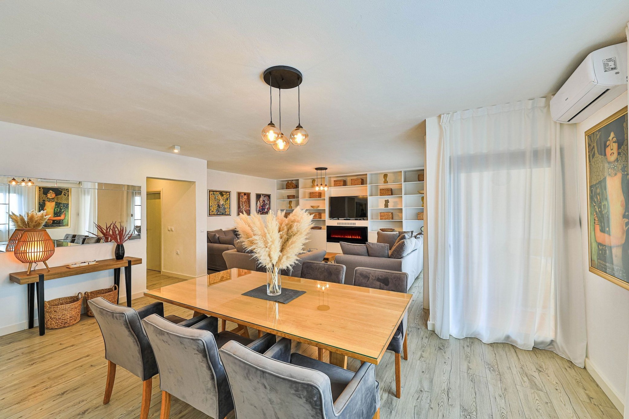 Charming Villa with Outdoor Pool, BBQ, and Sun Deck in Tranquil Kaštela Area - Five bedroom Villa-Salon