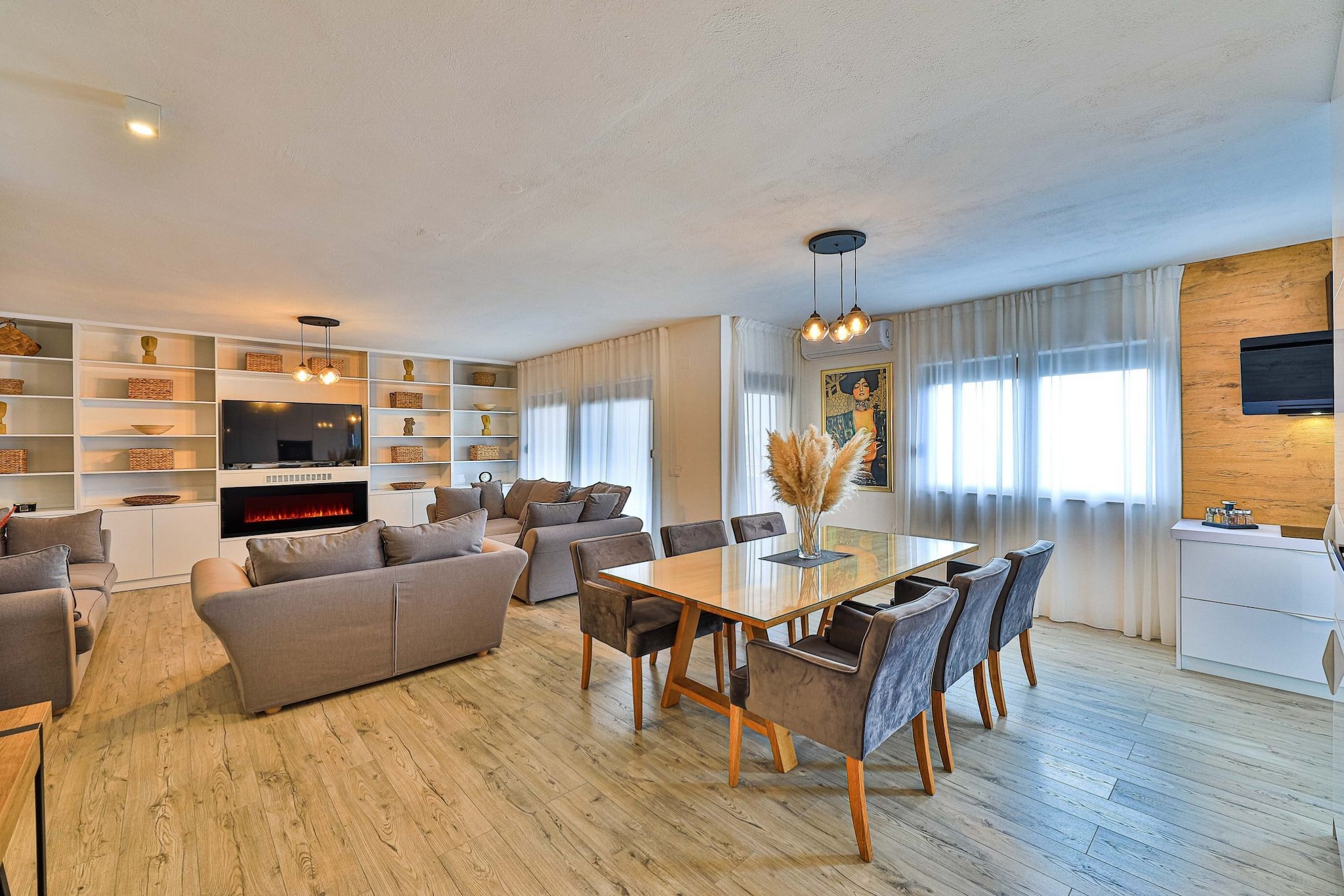 Charming Villa with Outdoor Pool, BBQ, and Sun Deck in Tranquil Kaštela Area - Five bedroom Villa-Salon