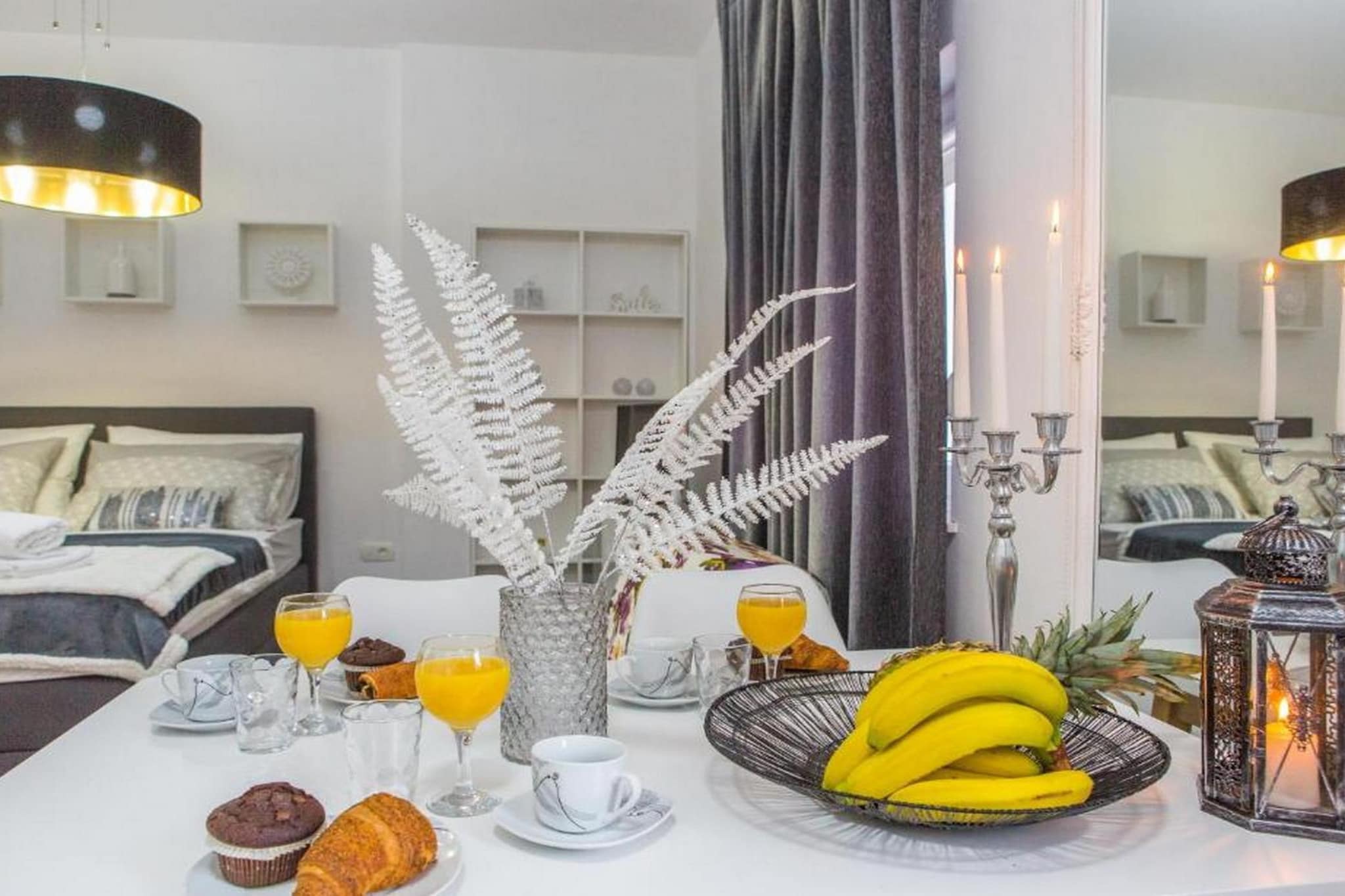 Charming Villa with Outdoor Pool, BBQ, and Sun Deck in Tranquil Kaštela Area - Five bedroom Villa-Intérieur
