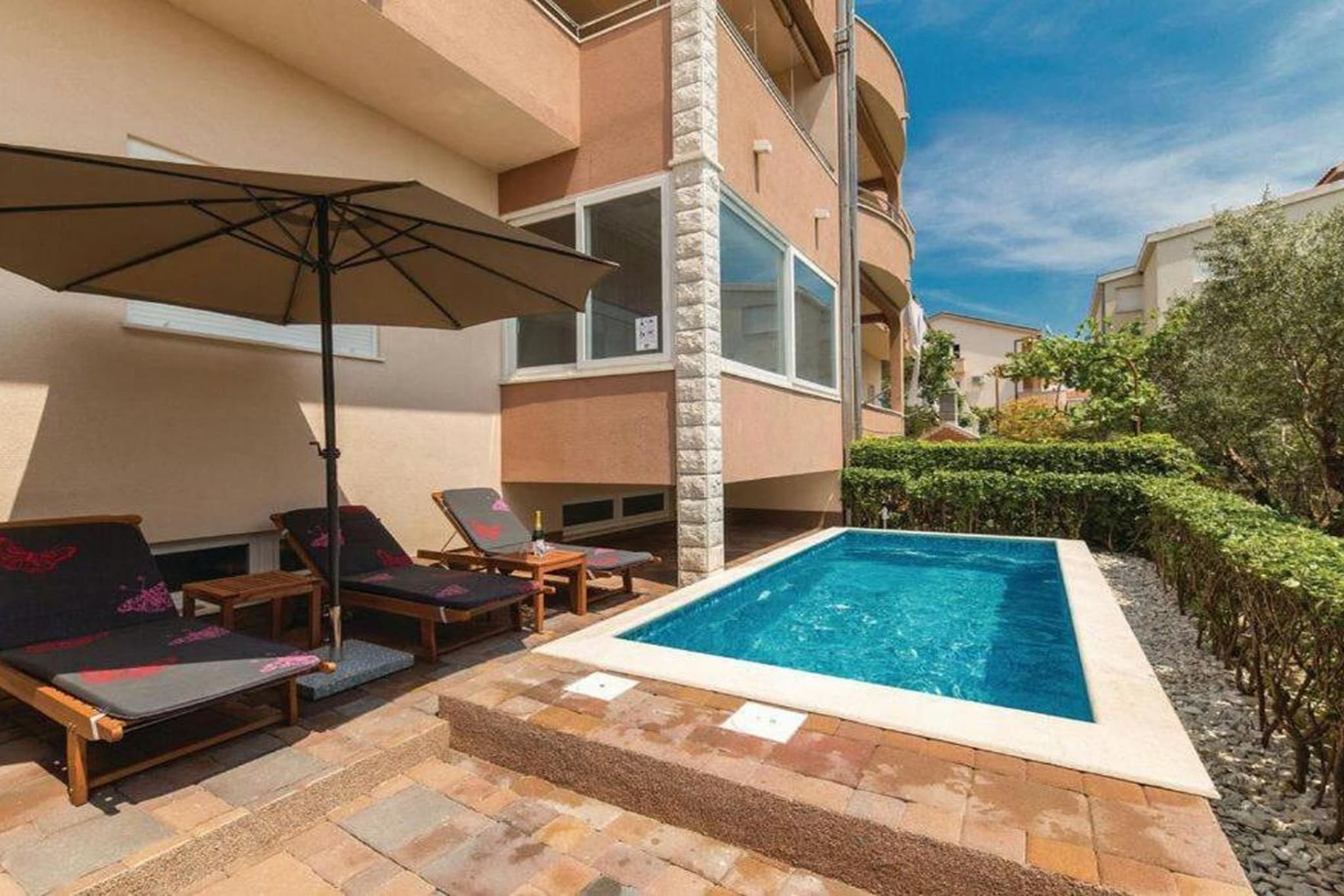Charming Villa with Outdoor Pool, BBQ, and Sun Deck in Tranquil Kaštela Area - Five bedroom Villa-Piscine