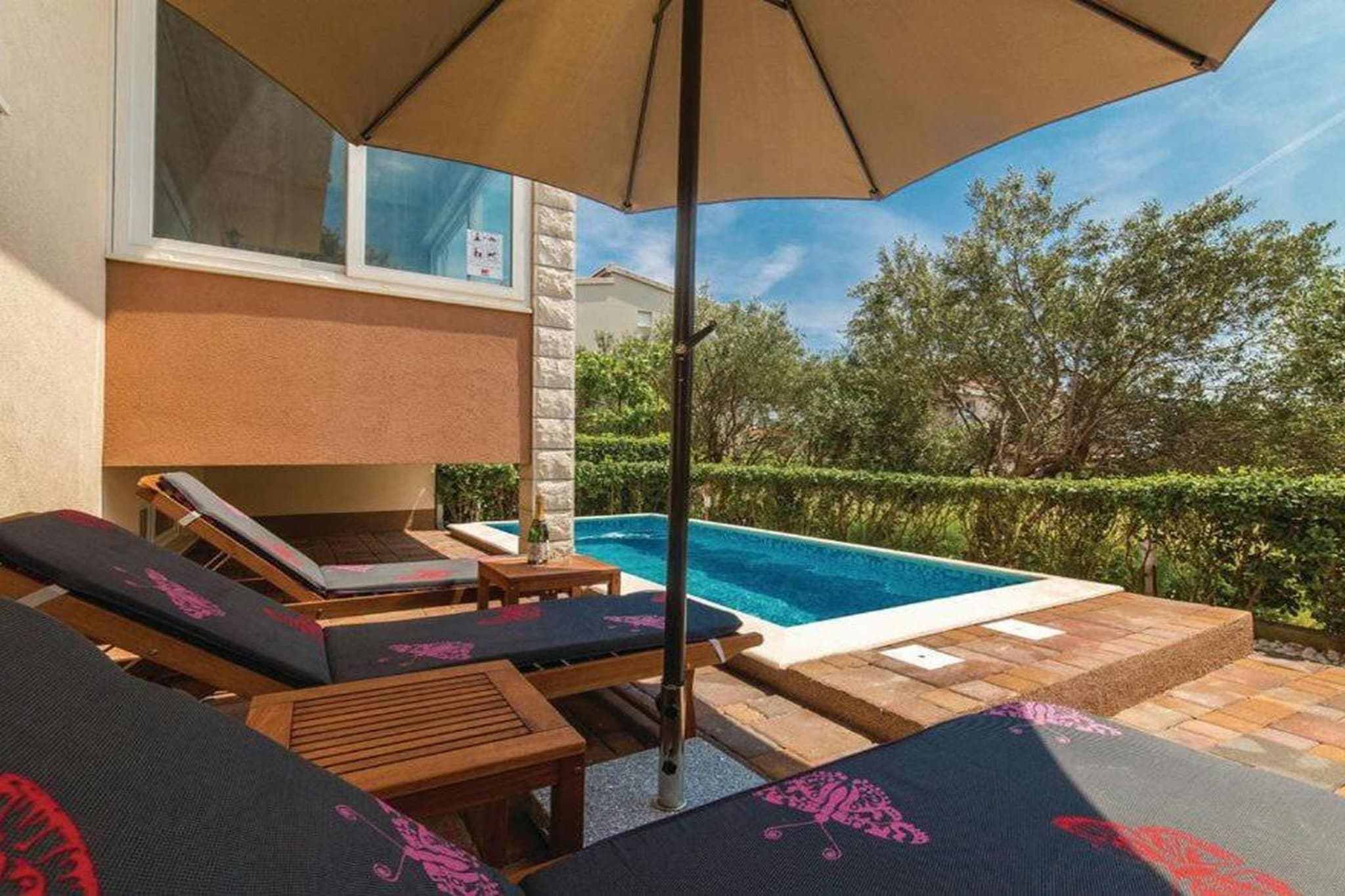 Charming Villa with Outdoor Pool, BBQ, and Sun Deck in Tranquil Kaštela Area - Five bedroom Villa-Piscine
