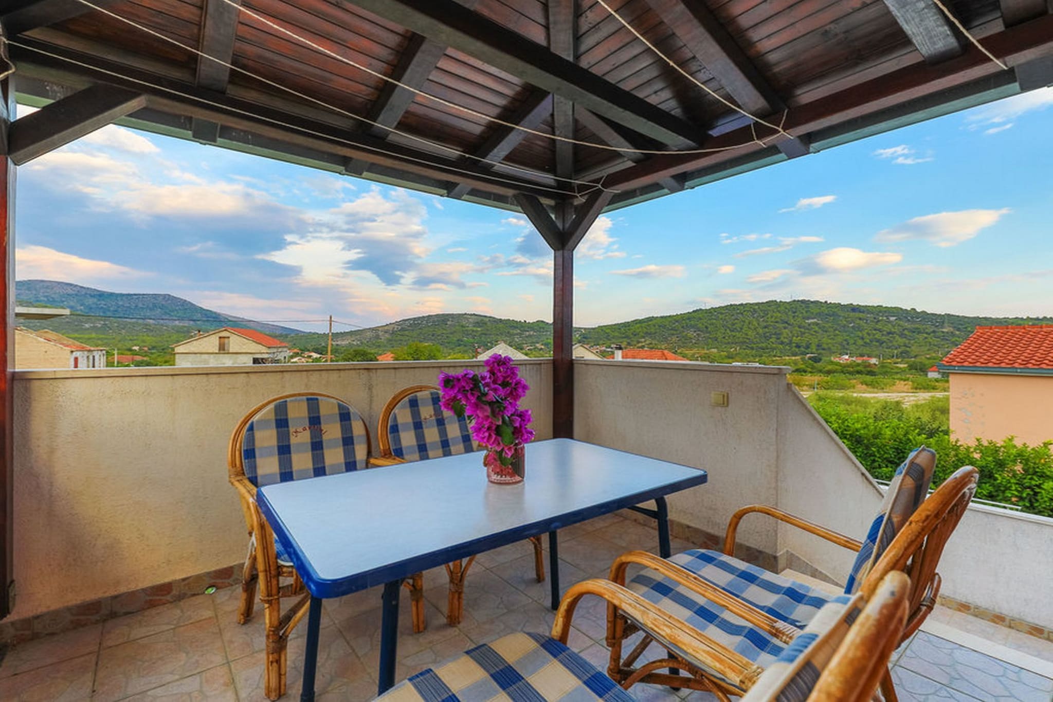 Relaxing Holiday Home with Pool, Fitness Area, and Entertainment Facilities - Six Bedroom Holiday Home-Terrasse