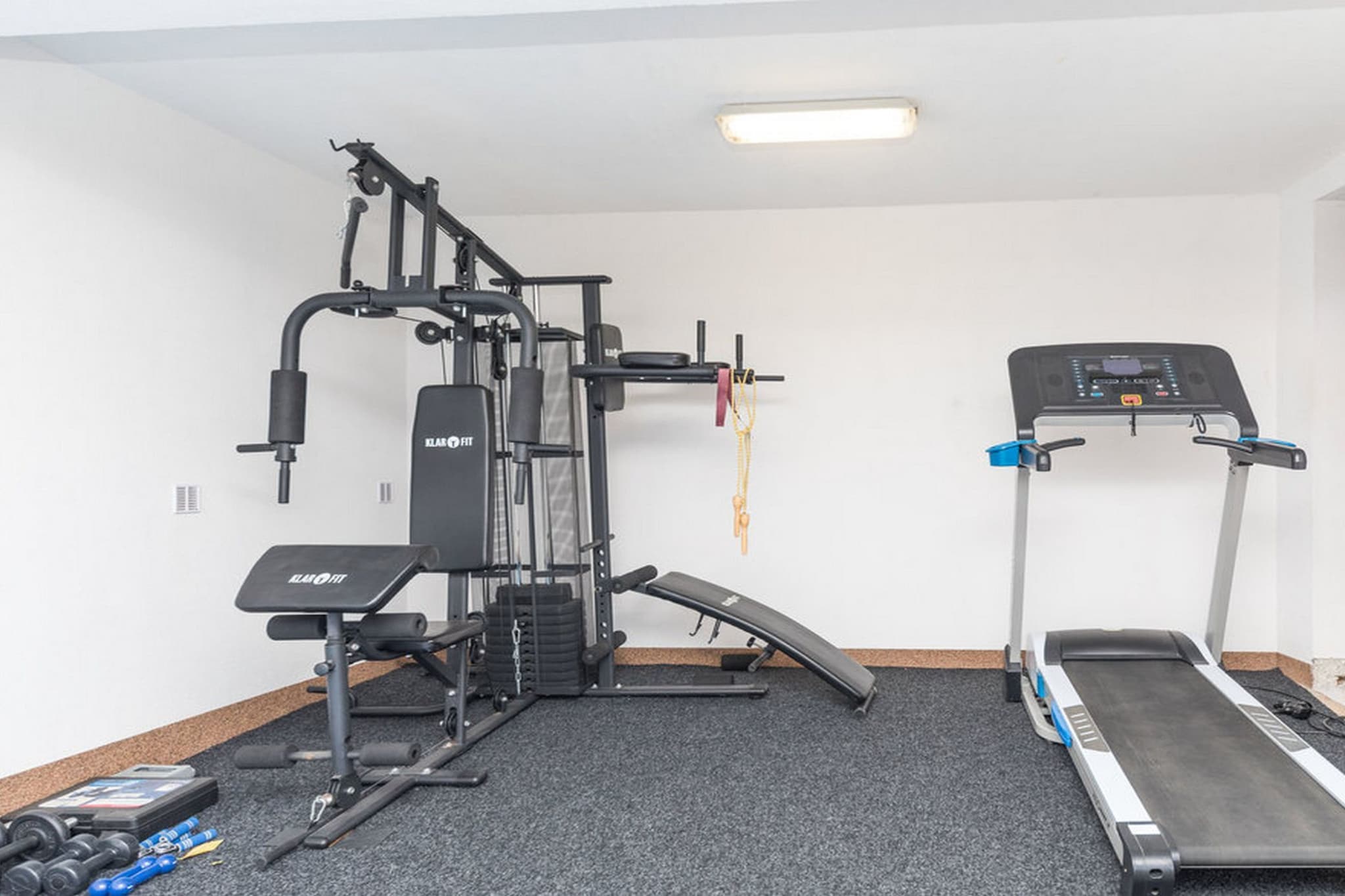Relaxing Holiday Home with Pool, Fitness Area, and Entertainment Facilities - Six Bedroom Holiday Home-Fitnessraum