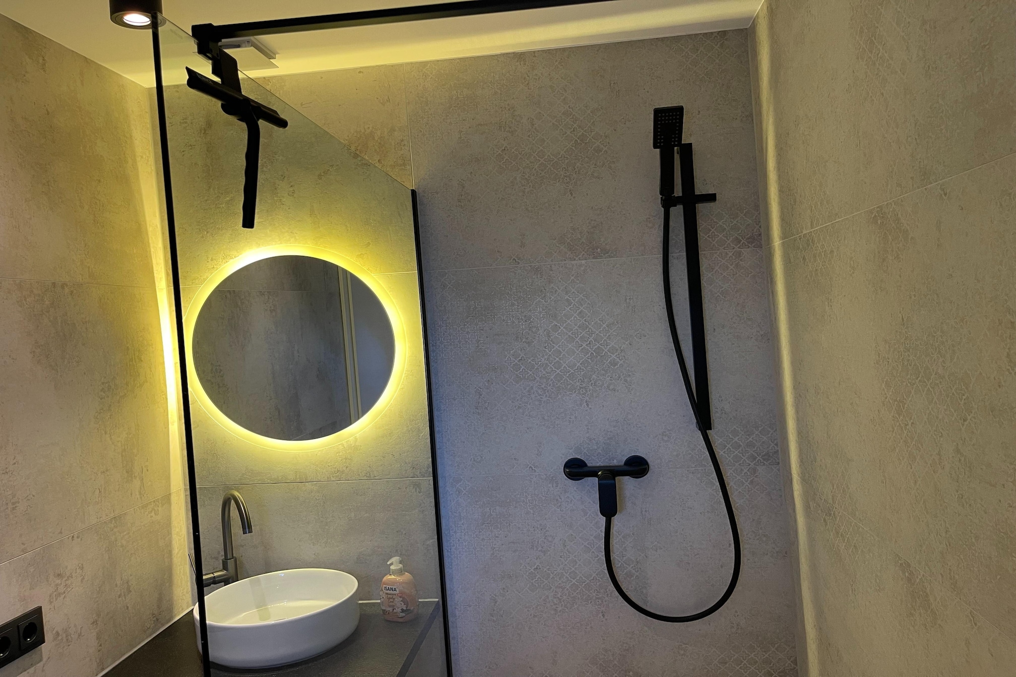 Ferienhaus mit Wasserblick 3 Pers-Badkamer