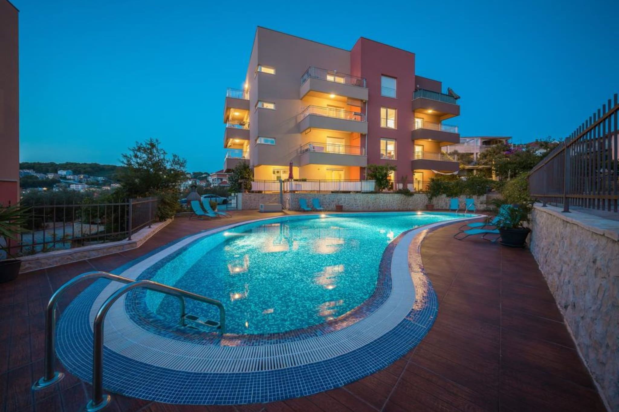 Elegant Hideaway Apartment with Pool - Two Bedroom Apartment with Pool-Outdoor