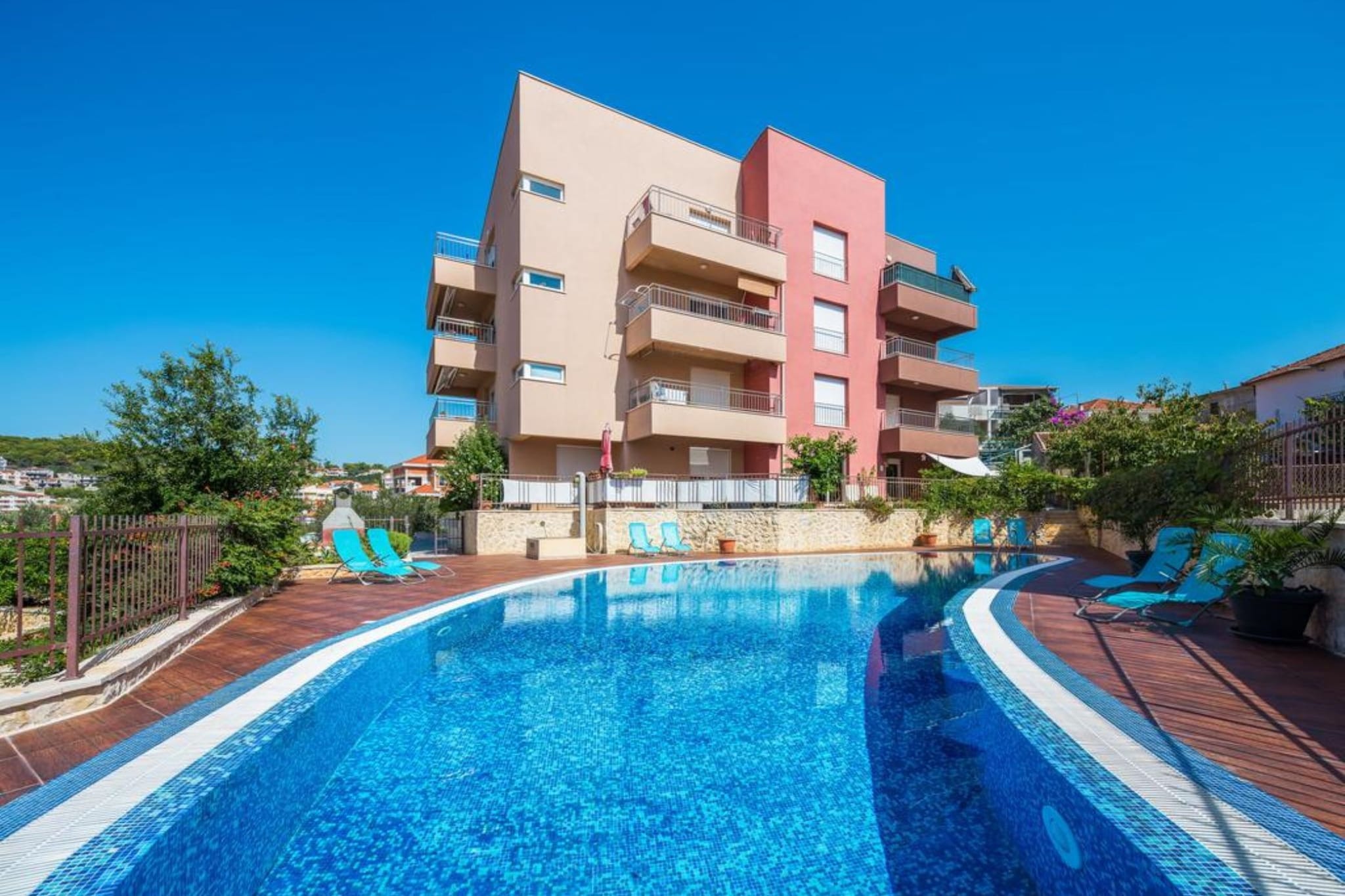 Elegant Hideaway Apartment with Pool - Two Bedroom Apartment with Pool-Outdoor