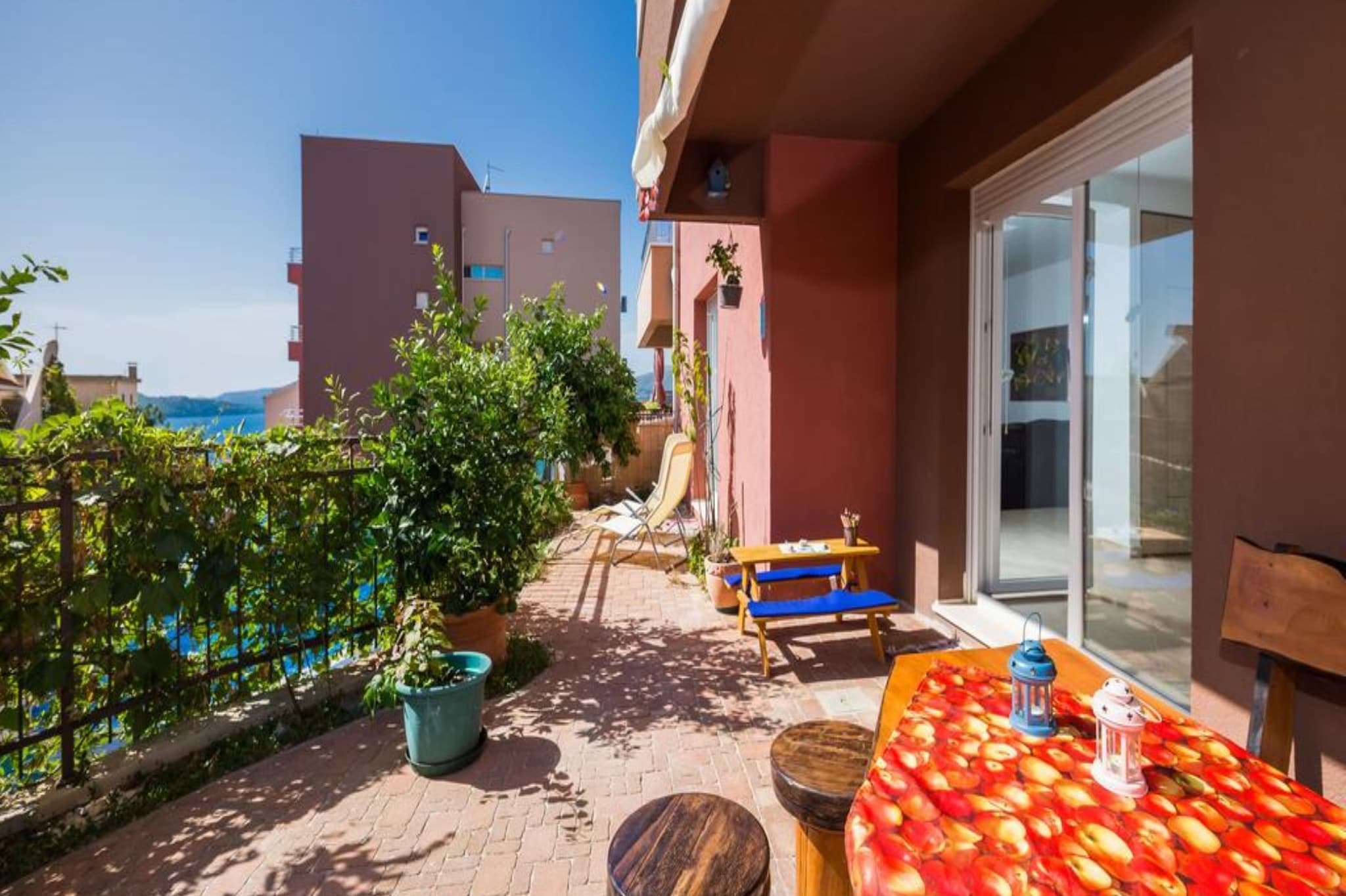 Elegant Hideaway Apartment with Pool - Two Bedroom Apartment with Pool-Terrace balcony