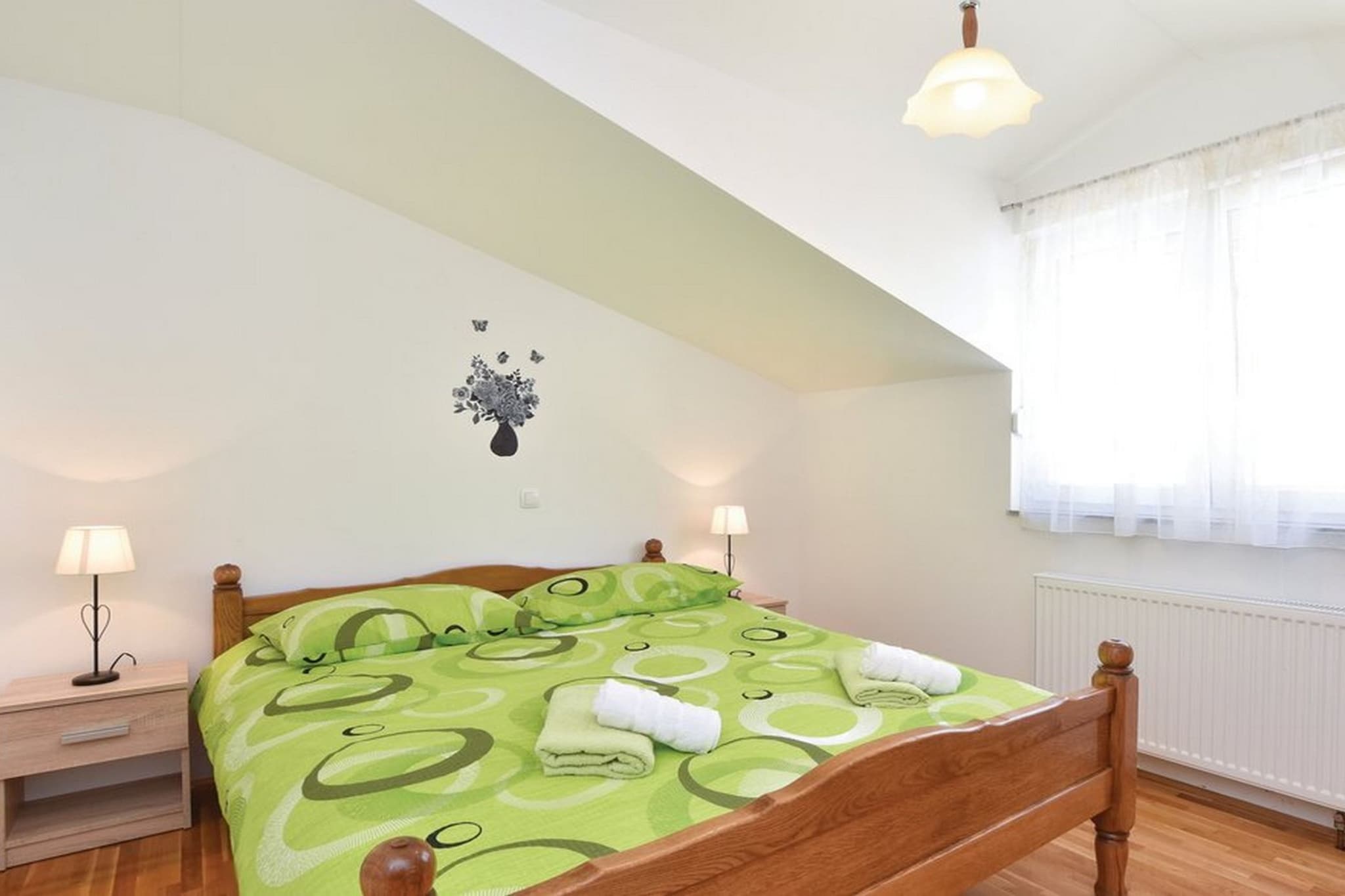 Serene Villa with Pool, BBQ, and Authentic Tavern Surrounded by Nature - Five Bedroom Holiday Home-Chambre