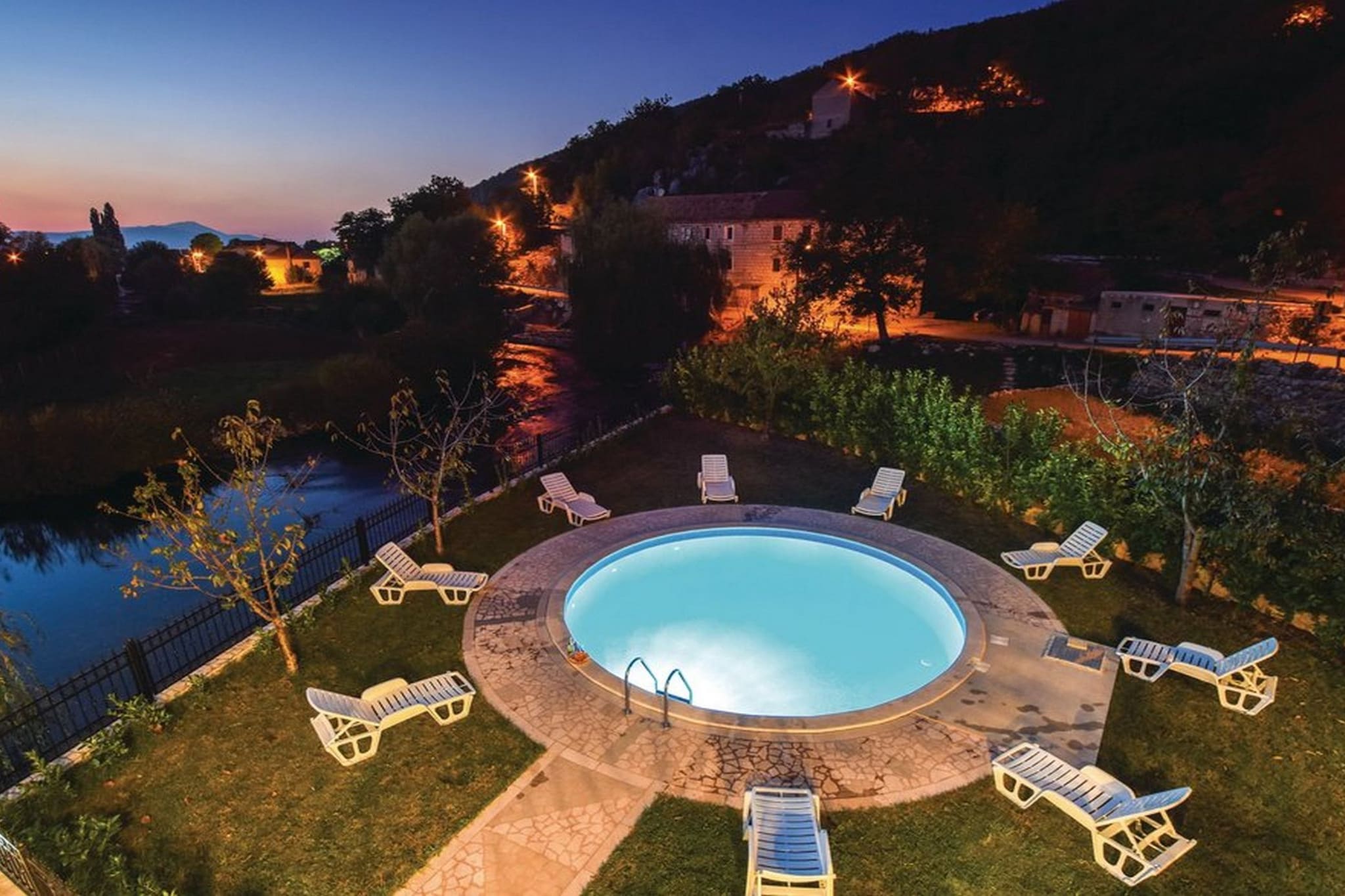 Serene Villa with Pool, BBQ, and Authentic Tavern Surrounded by Nature - Five Bedroom Holiday Home