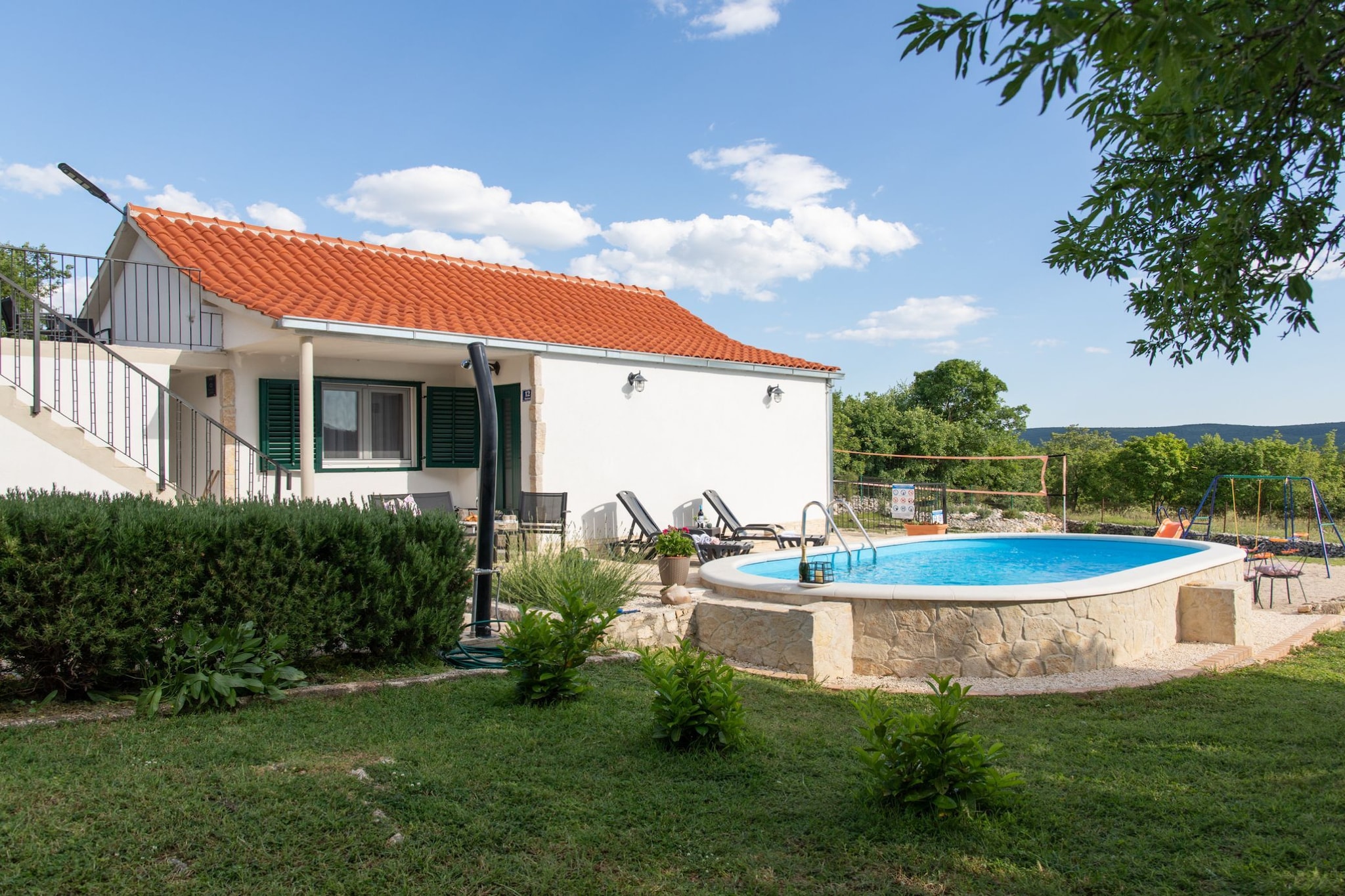 Serene Retreat Holiday Home with Pool - Two Bedroom Holiday Home with Pool-Extérieur