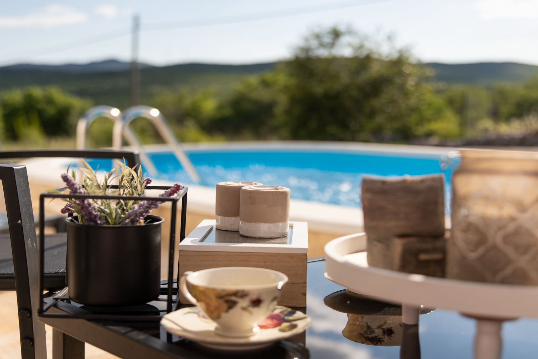 Serene Retreat Holiday Home with Pool - Two Bedroom Holiday Home with Pool-Piscine