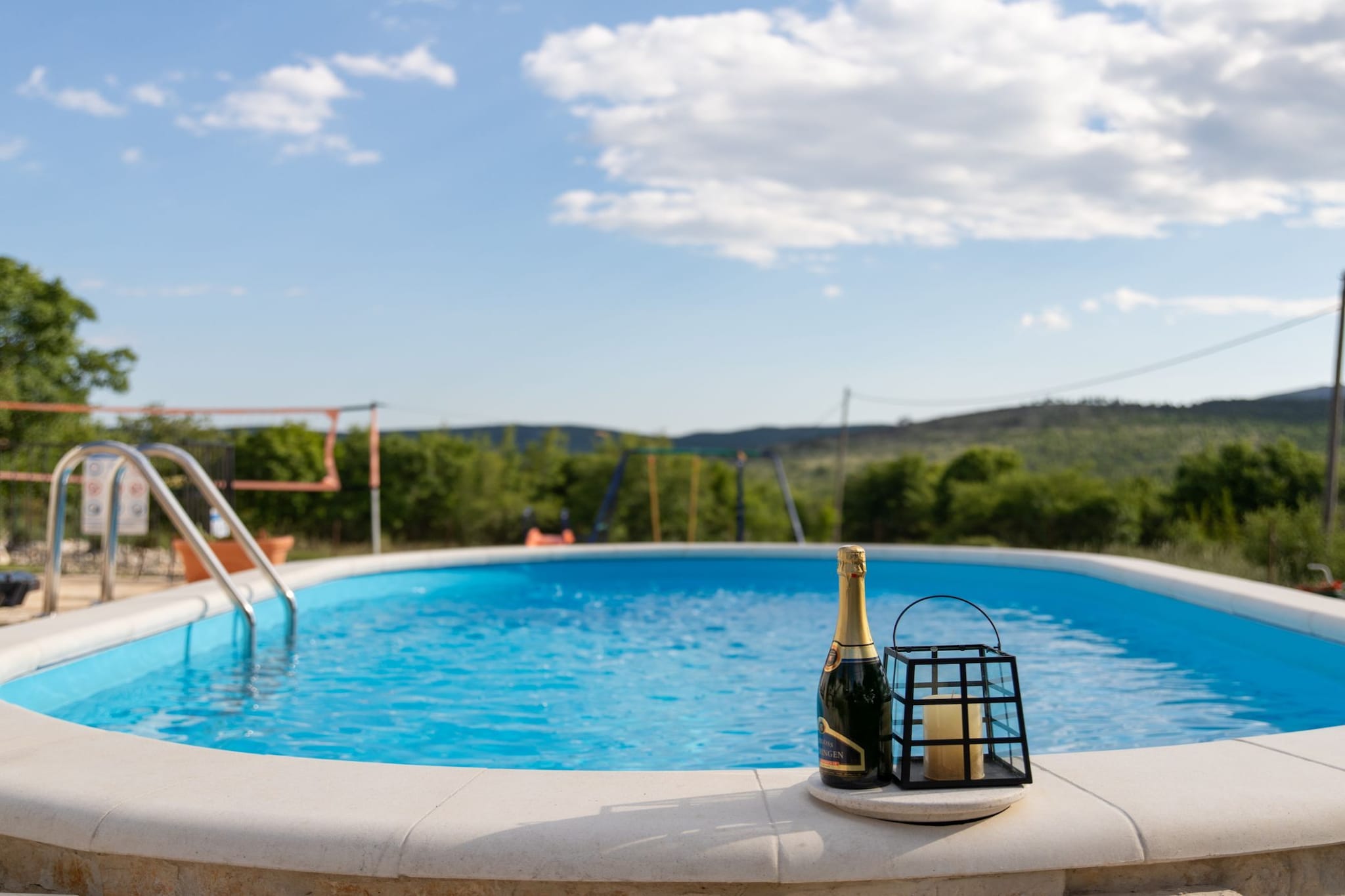 Serene Retreat Holiday Home with Pool - Two Bedroom Holiday Home with Pool-Piscine