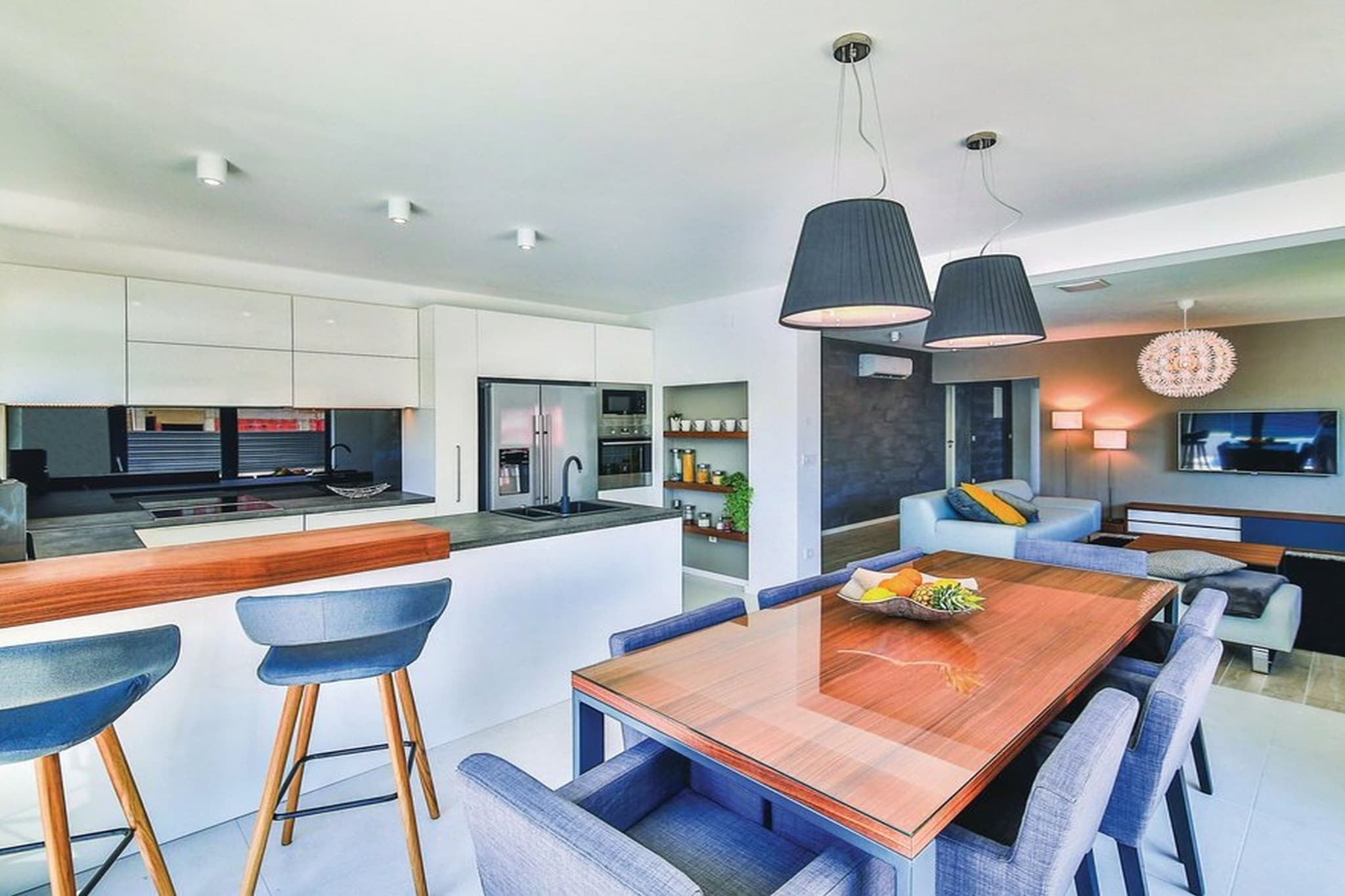 Modern Kastel Villa with Private Pool, Gym, and Large Outdoor Space - Eight Bedroom Villa-Salon