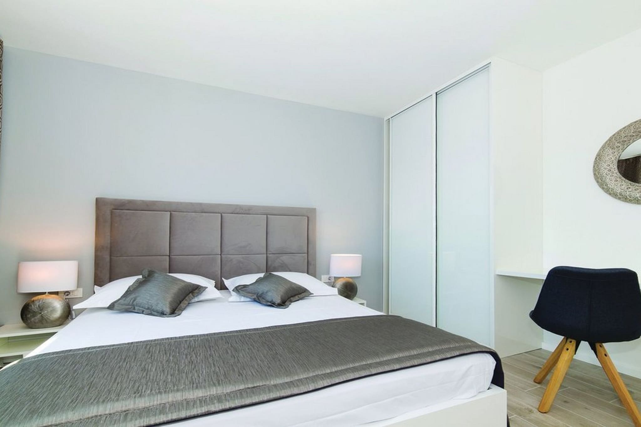 Modern Kastel Villa with Private Pool, Gym, and Large Outdoor Space - Eight Bedroom Villa-Chambre