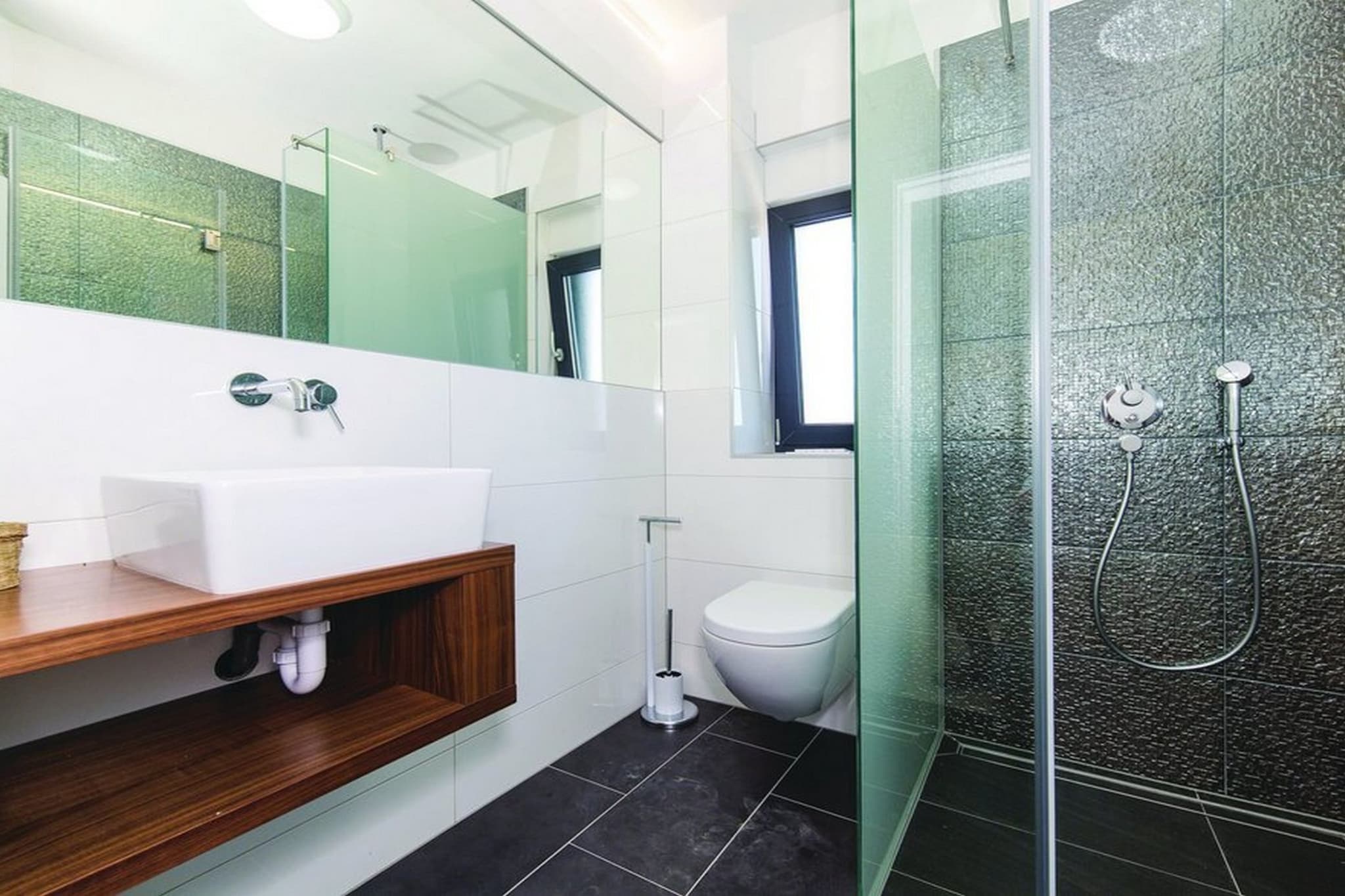 Modern Kastel Villa with Private Pool, Gym, and Large Outdoor Space - Eight Bedroom Villa-Salle de bain
