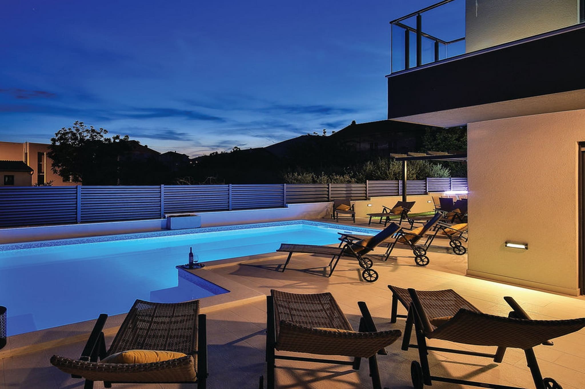 Modern Kastel Villa with Private Pool, Gym, and Large Outdoor Space - Eight Bedroom Villa-Piscine