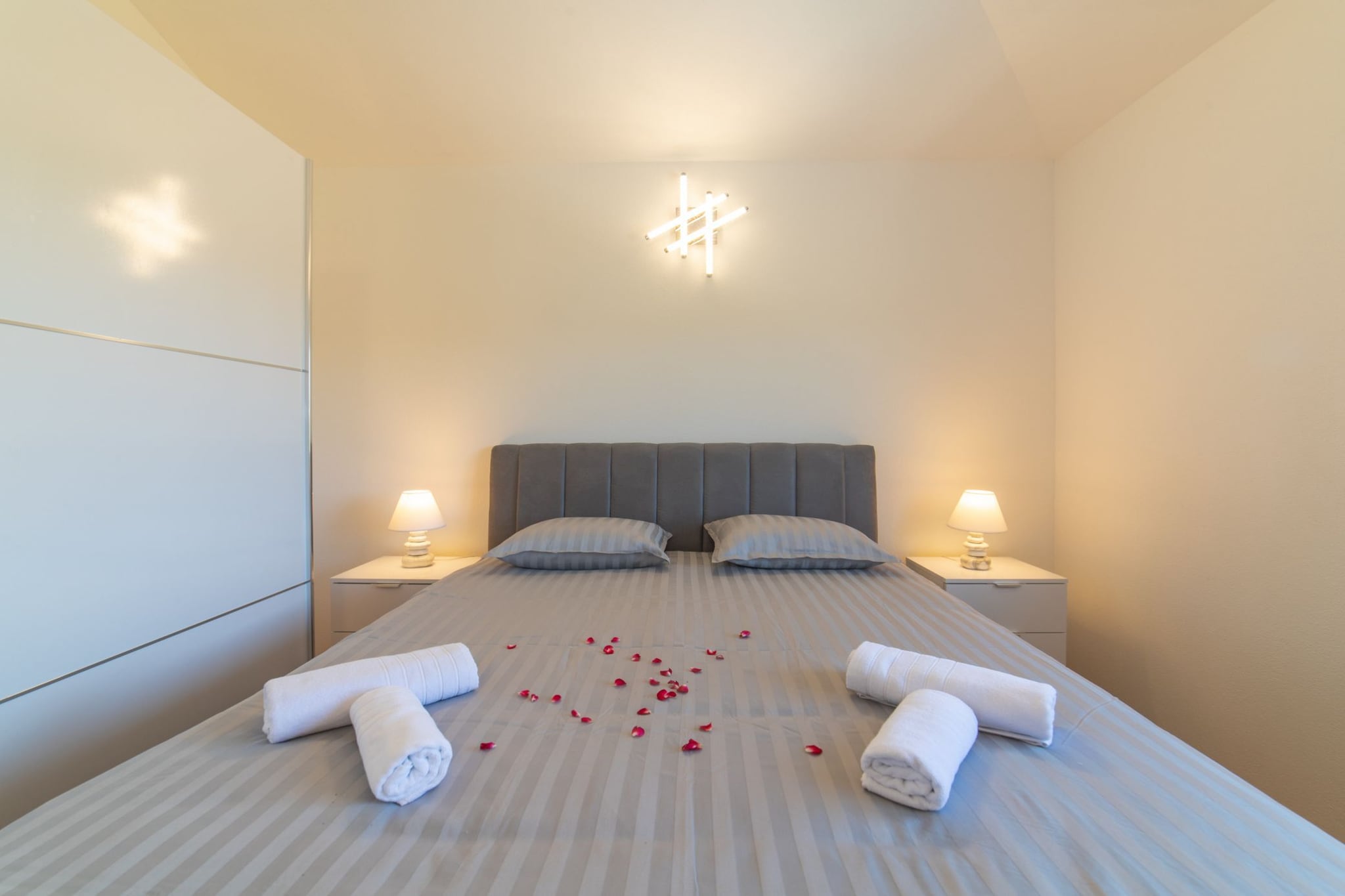 Idyllic Getaway Lovrec Villa with Pool - Five Bedroom Villa with Pool-Chambre
