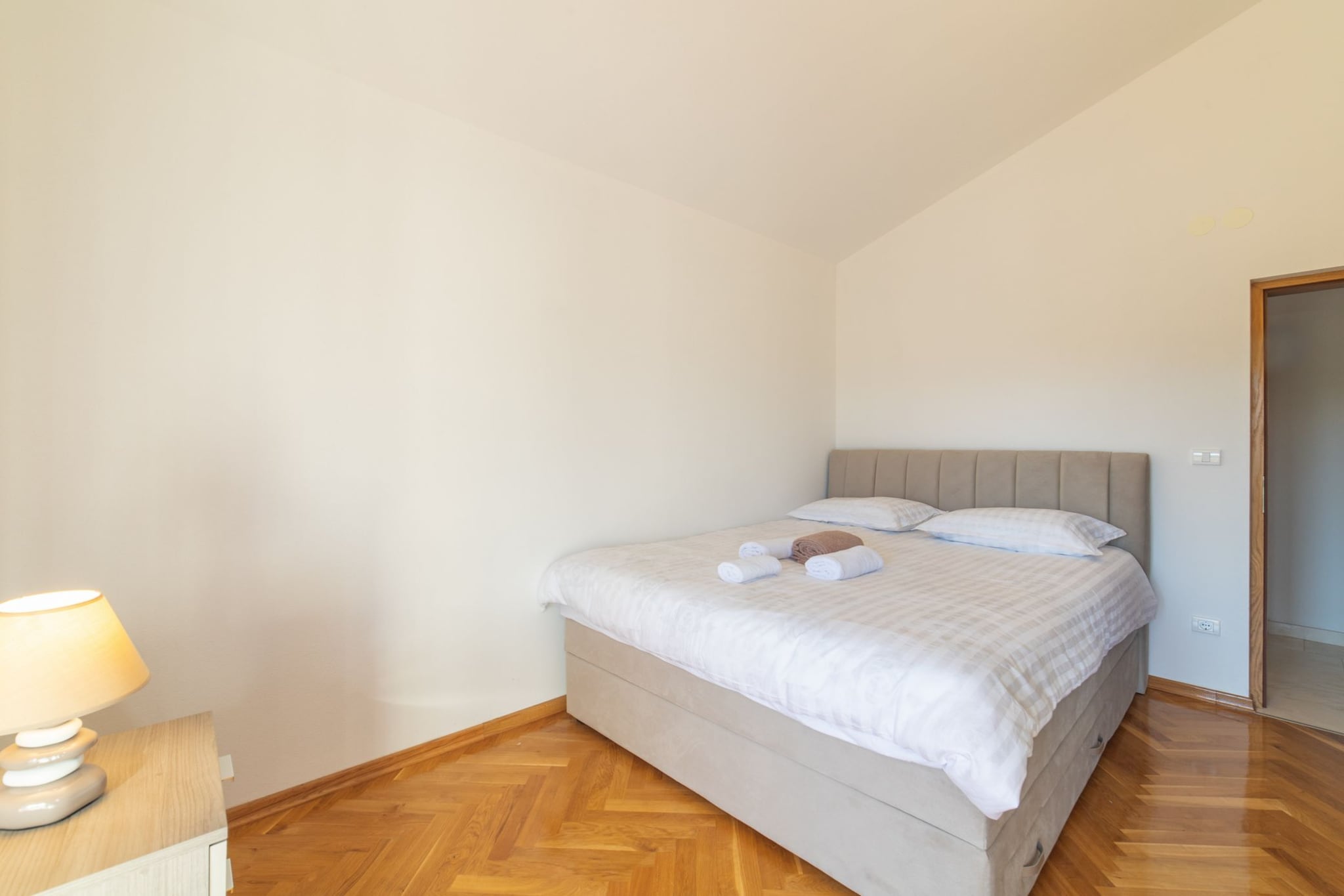 Idyllic Getaway Lovrec Villa with Pool - Five Bedroom Villa with Pool-Chambre