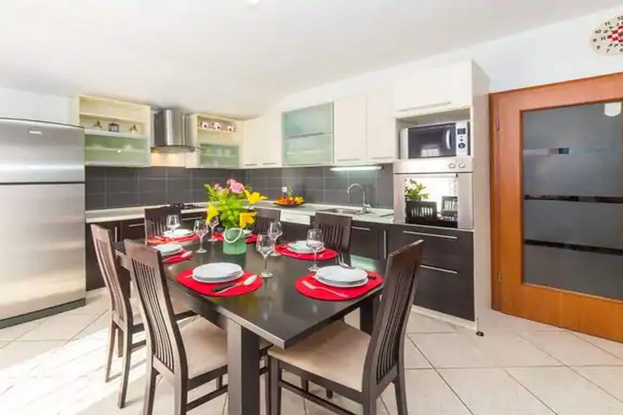 Three Bedroom Holiday Home-Kitchen